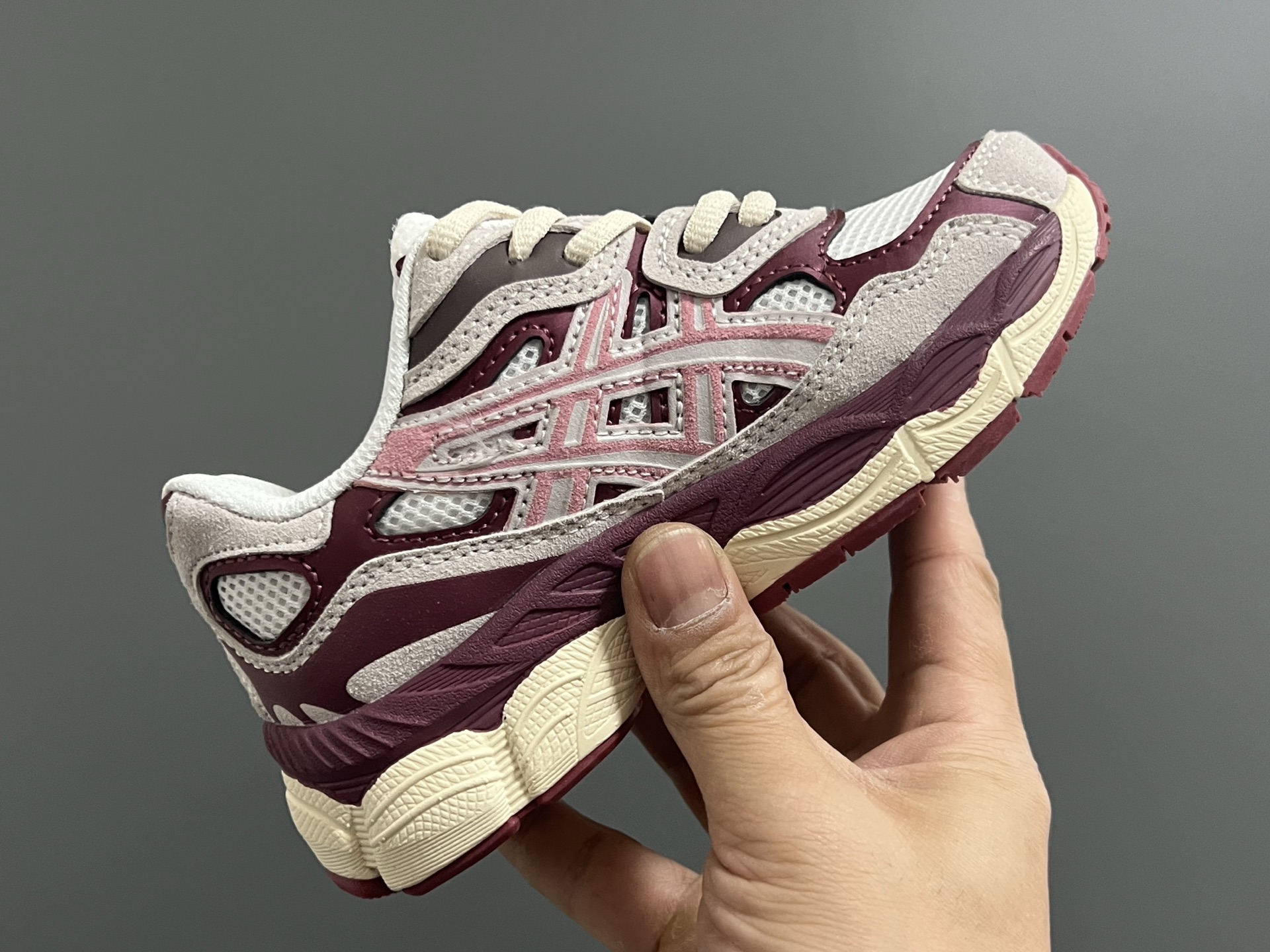 图片[6]-另一工厂 亚瑟士YSS新款gel-nyc鞋带款儿童运动老爹鞋26-37码 经典亚瑟士系列🆕 老爹款式设计，百搭又时髦✨ 橡胶耐磨防滑大底，脚感超赞👍🏻-选品中心