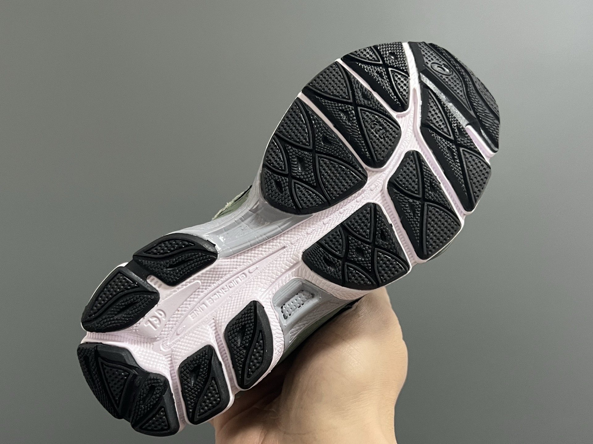 图片[8]-YSS新款gel-nyc鞋带款儿童运动老爹鞋 尺码：26-37码 经典亚瑟士系列🆕 老爹款式设计，百搭又时髦✨ 橡胶耐磨防滑大底，脚感超赞👍🏻-选品中心