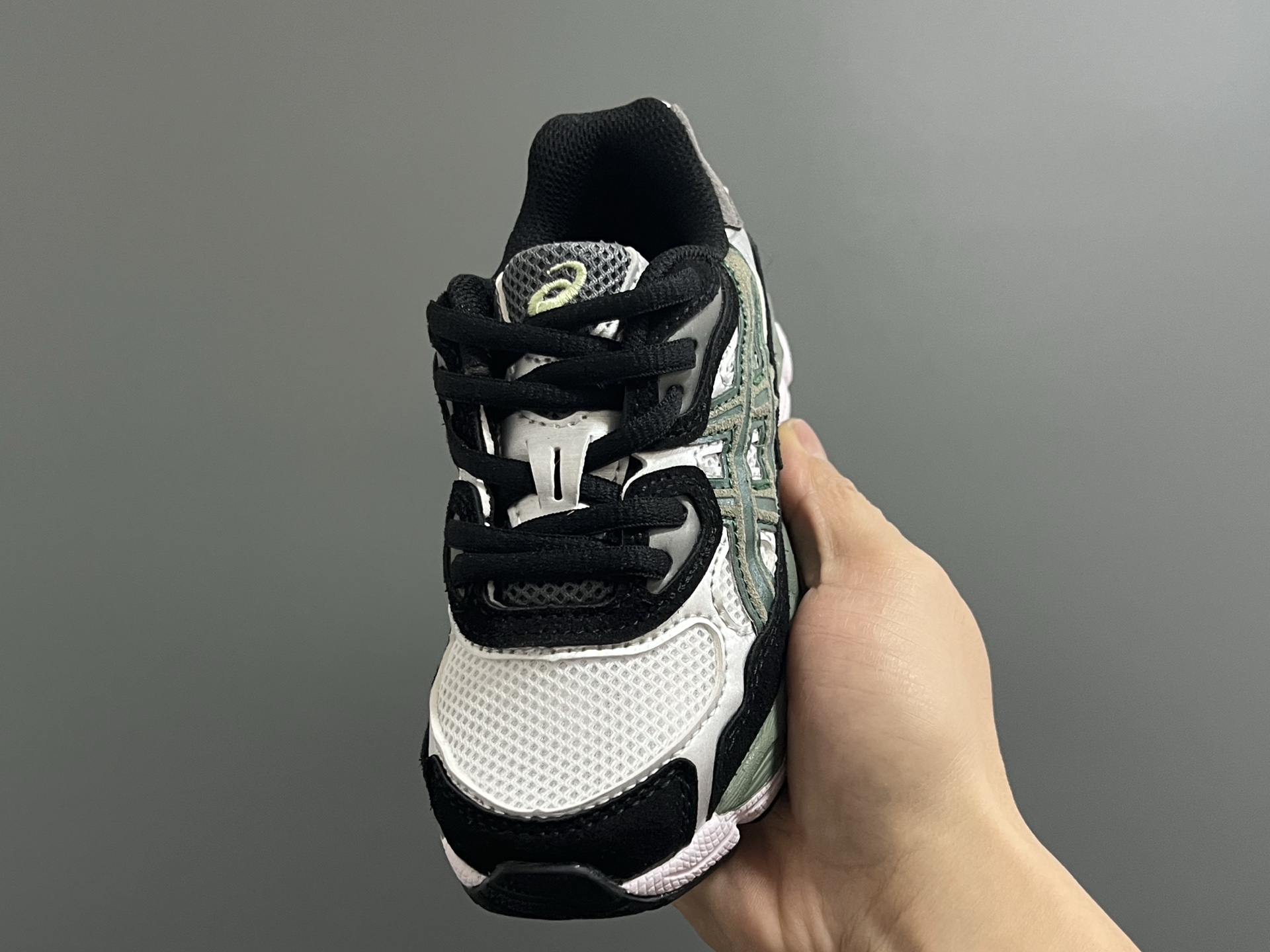 图片[3]-亚瑟士YSS新款gel-nyc鞋带款儿童运动老爹鞋 尺码：26-37码 经典亚瑟士系列🆕 老爹款式设计，百搭又时髦✨ 橡胶耐磨防滑大底，脚感超赞👍🏻-选品中心