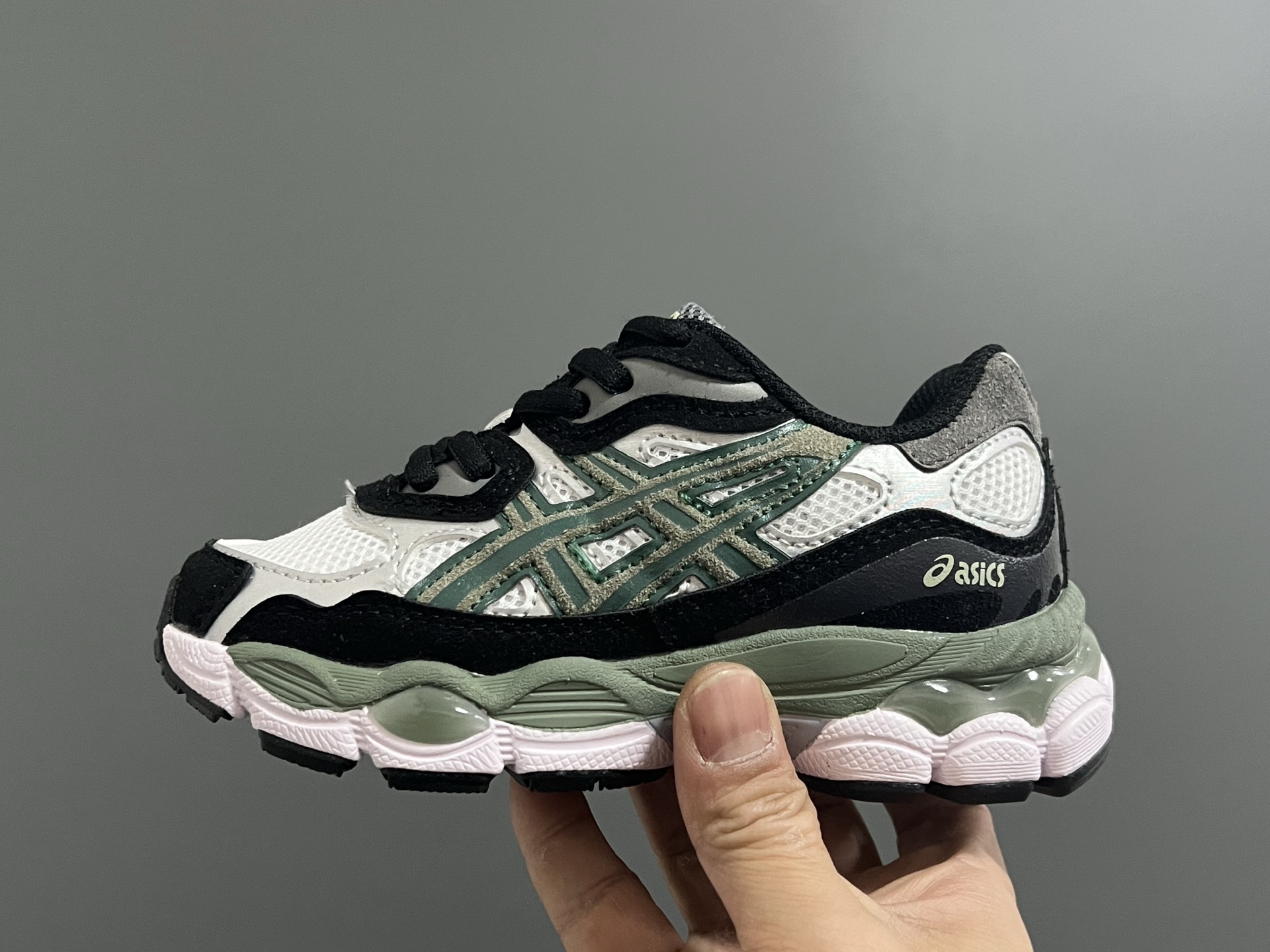 图片[4]-亚瑟士YSS新款gel-nyc鞋带款儿童运动老爹鞋 尺码：26-37码 经典亚瑟士系列🆕 老爹款式设计，百搭又时髦✨ 橡胶耐磨防滑大底，脚感超赞👍🏻-选品中心