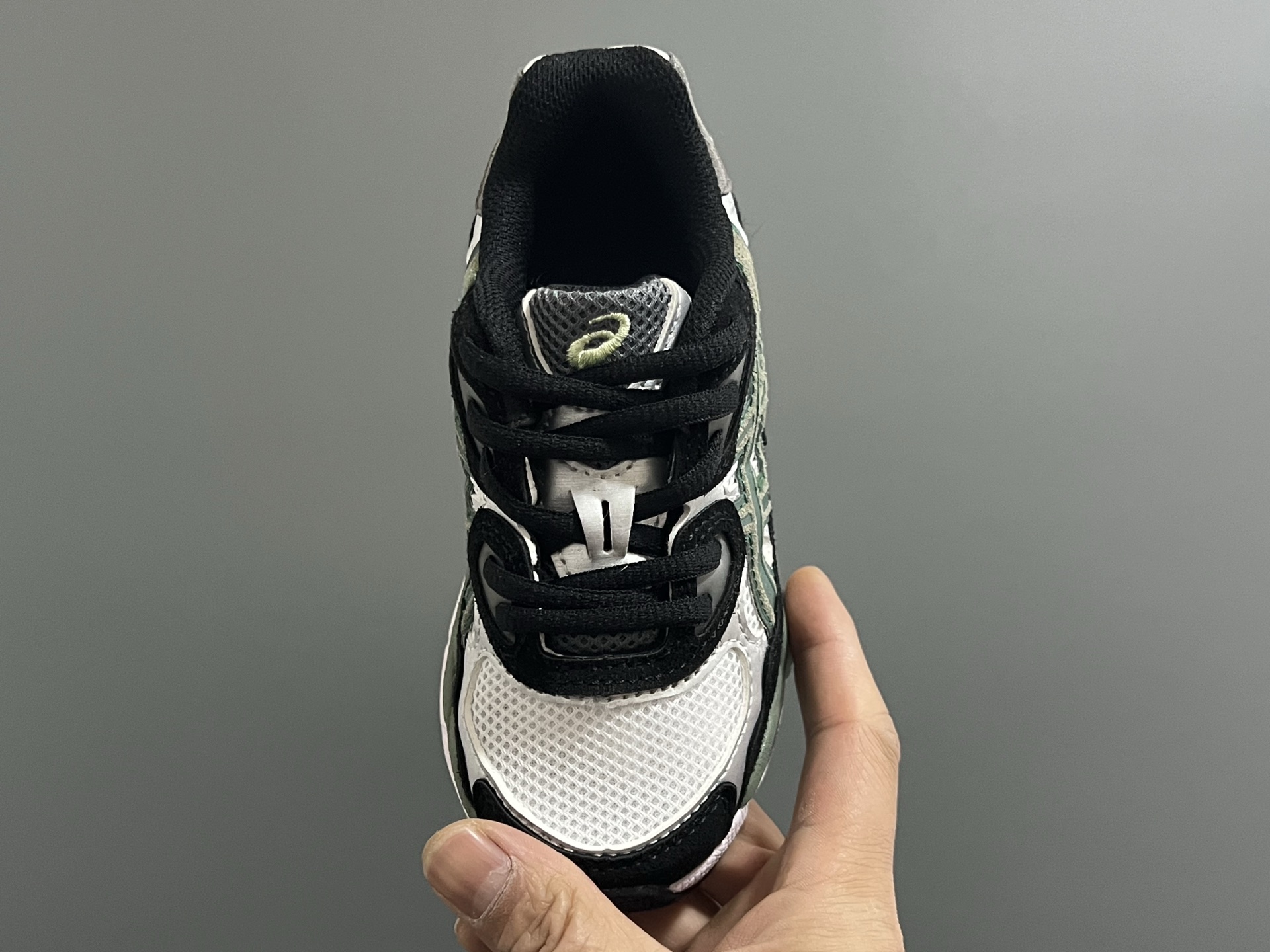 图片[6]-亚瑟士YSS新款gel-nyc鞋带款儿童运动老爹鞋 尺码：26-37码 经典亚瑟士系列🆕 老爹款式设计，百搭又时髦✨ 橡胶耐磨防滑大底，脚感超赞👍🏻-选品中心