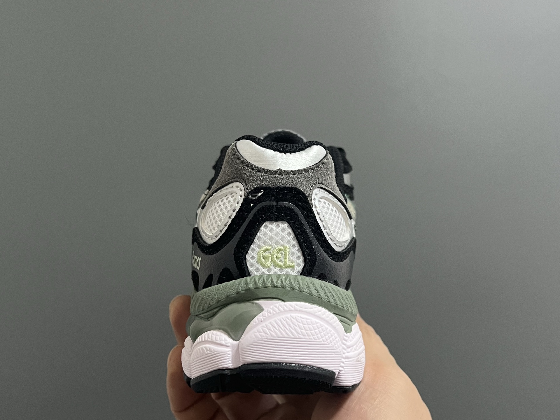 图片[7]-亚瑟士YSS新款gel-nyc鞋带款儿童运动老爹鞋 尺码：26-37码 经典亚瑟士系列🆕 老爹款式设计，百搭又时髦✨ 橡胶耐磨防滑大底，脚感超赞👍🏻-选品中心