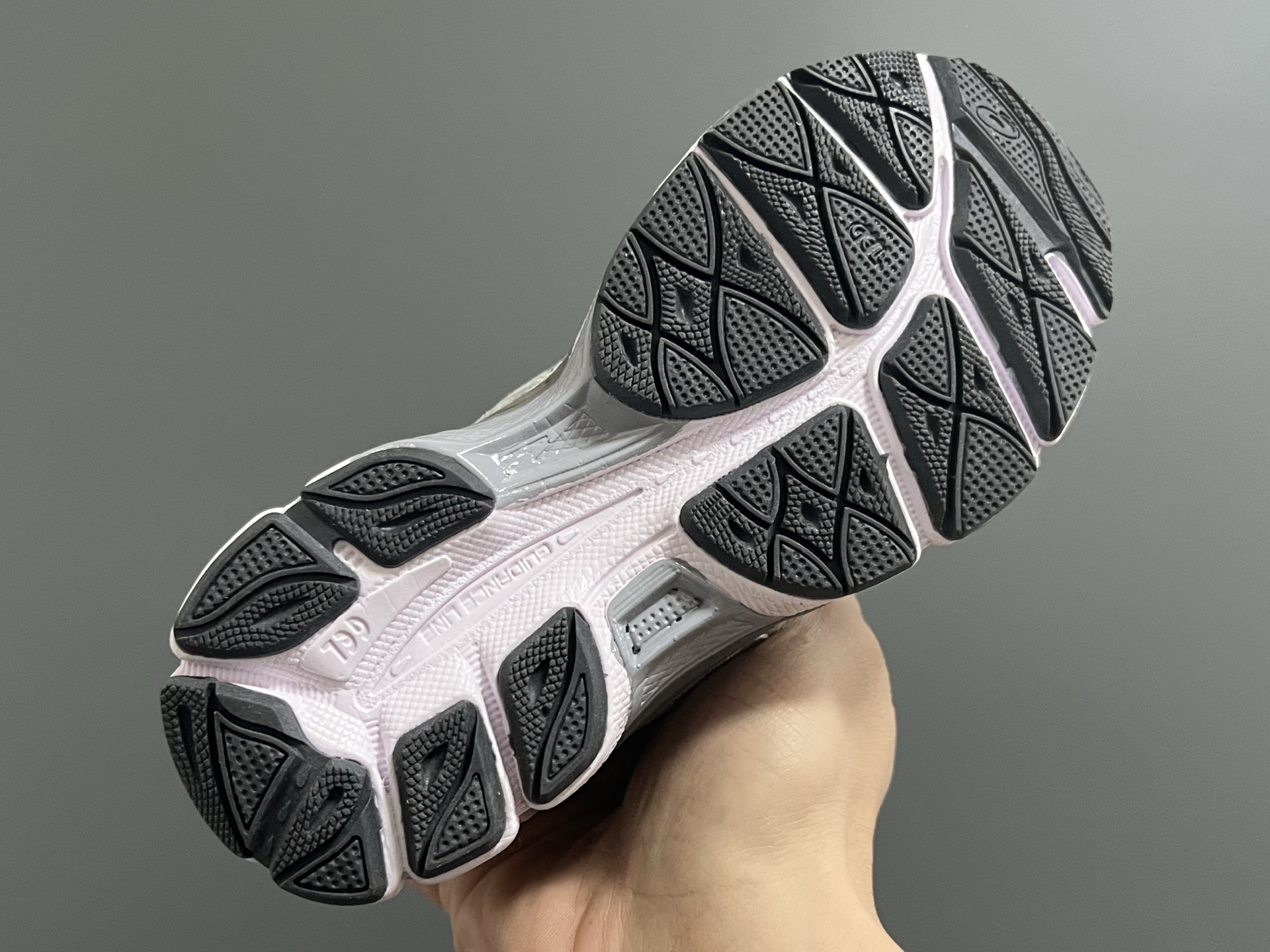 图片[5]-另一工厂 亚瑟士YSS新款gel-nyc鞋带款儿童运动老爹鞋26-37码 经典亚瑟士系列🆕 老爹款式设计，百搭又时髦✨ 橡胶耐磨防滑大底，脚感超赞👍🏻-选品中心