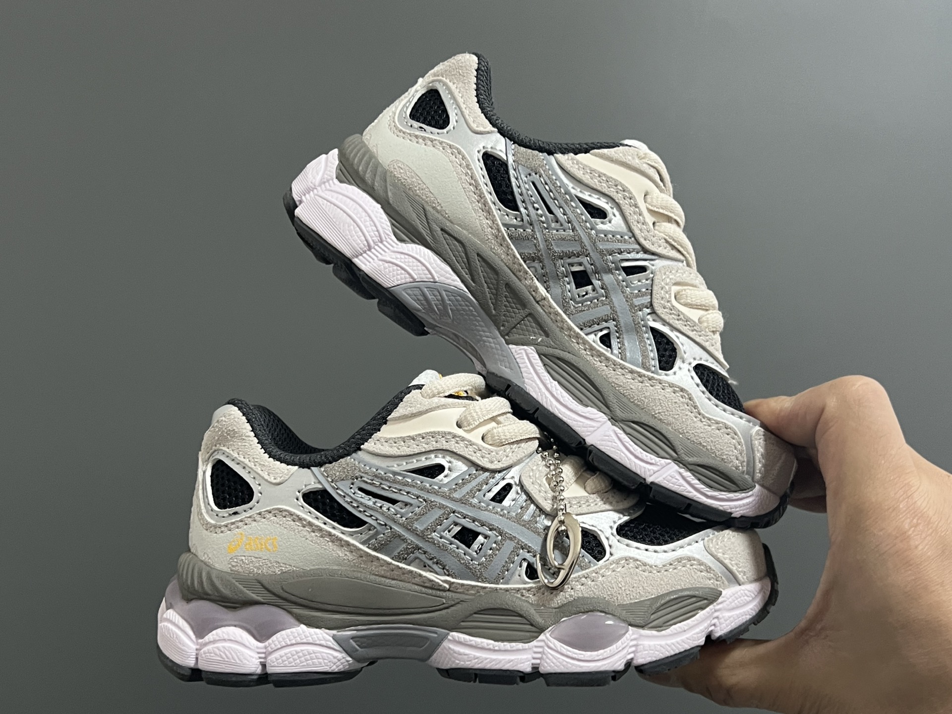 图片[9]-另一工厂 亚瑟士YSS新款gel-nyc鞋带款儿童运动老爹鞋26-37码 经典亚瑟士系列🆕 老爹款式设计，百搭又时髦✨ 橡胶耐磨防滑大底，脚感超赞👍🏻-选品中心