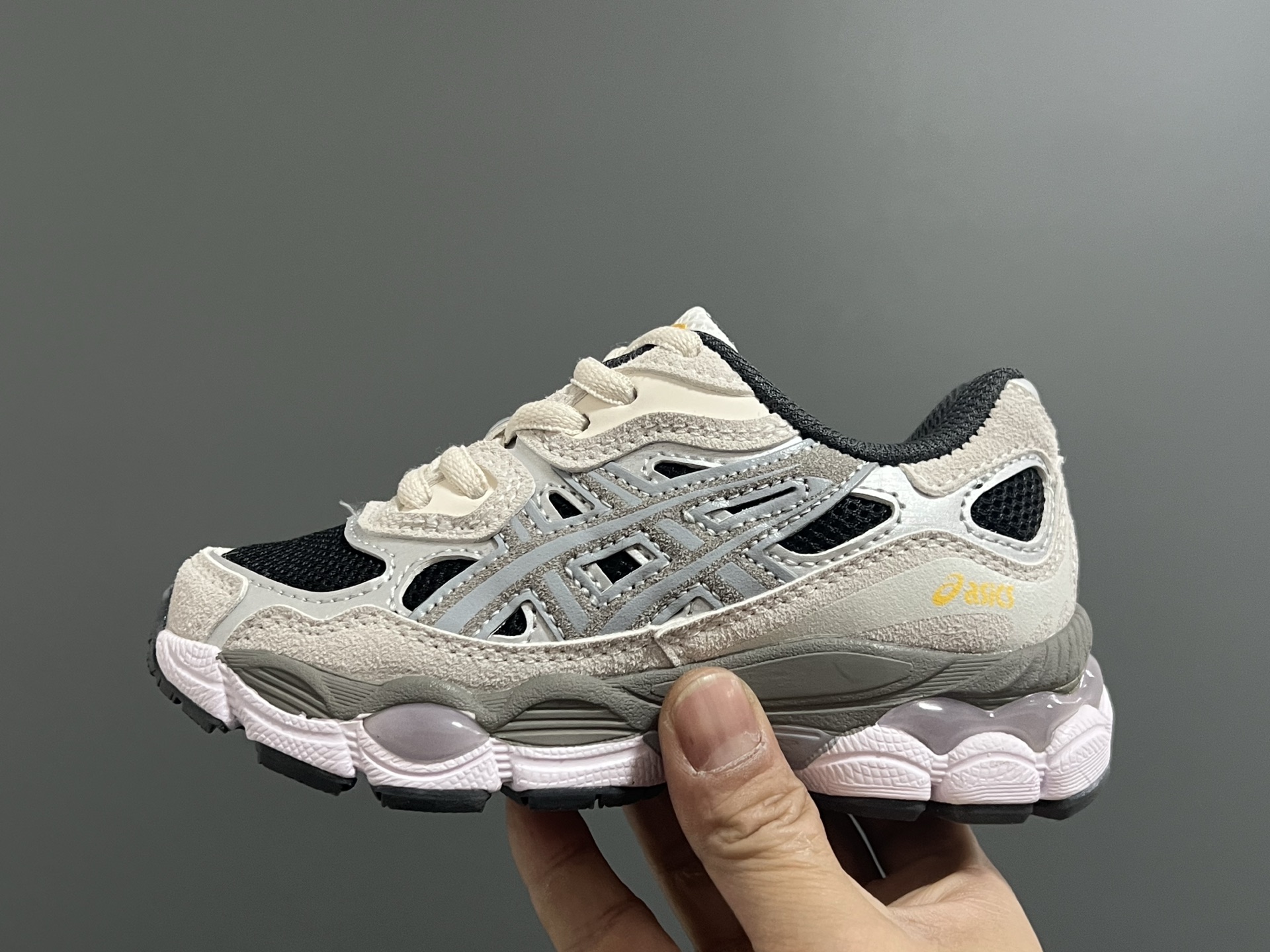 图片[4]-另一工厂 亚瑟士YSS新款gel-nyc鞋带款儿童运动老爹鞋26-37码 经典亚瑟士系列🆕 老爹款式设计，百搭又时髦✨ 橡胶耐磨防滑大底，脚感超赞👍🏻-选品中心