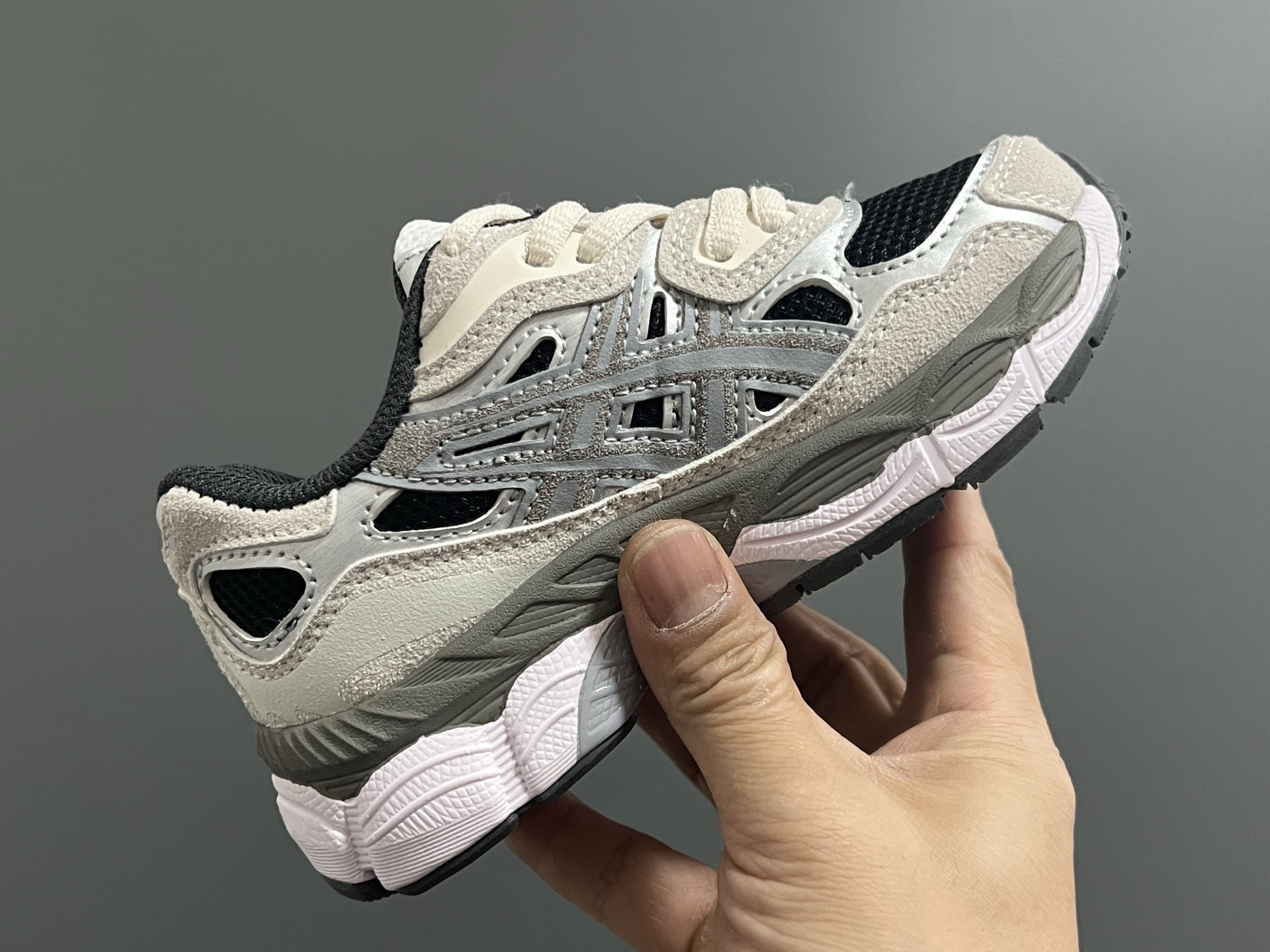 图片[6]-另一工厂 亚瑟士YSS新款gel-nyc鞋带款儿童运动老爹鞋26-37码 经典亚瑟士系列🆕 老爹款式设计，百搭又时髦✨ 橡胶耐磨防滑大底，脚感超赞👍🏻-选品中心