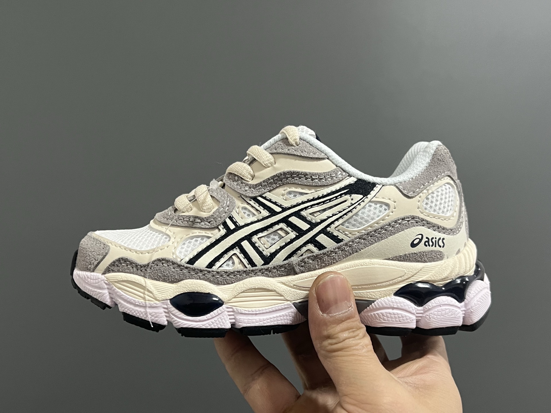 图片[4]-YSS新款gel-nyc鞋带款儿童运动老爹鞋 尺码：26-37码 经典亚瑟士系列🆕 老爹款式设计，百搭又时髦✨ 橡胶耐磨防滑大底，脚感超赞👍🏻-选品中心