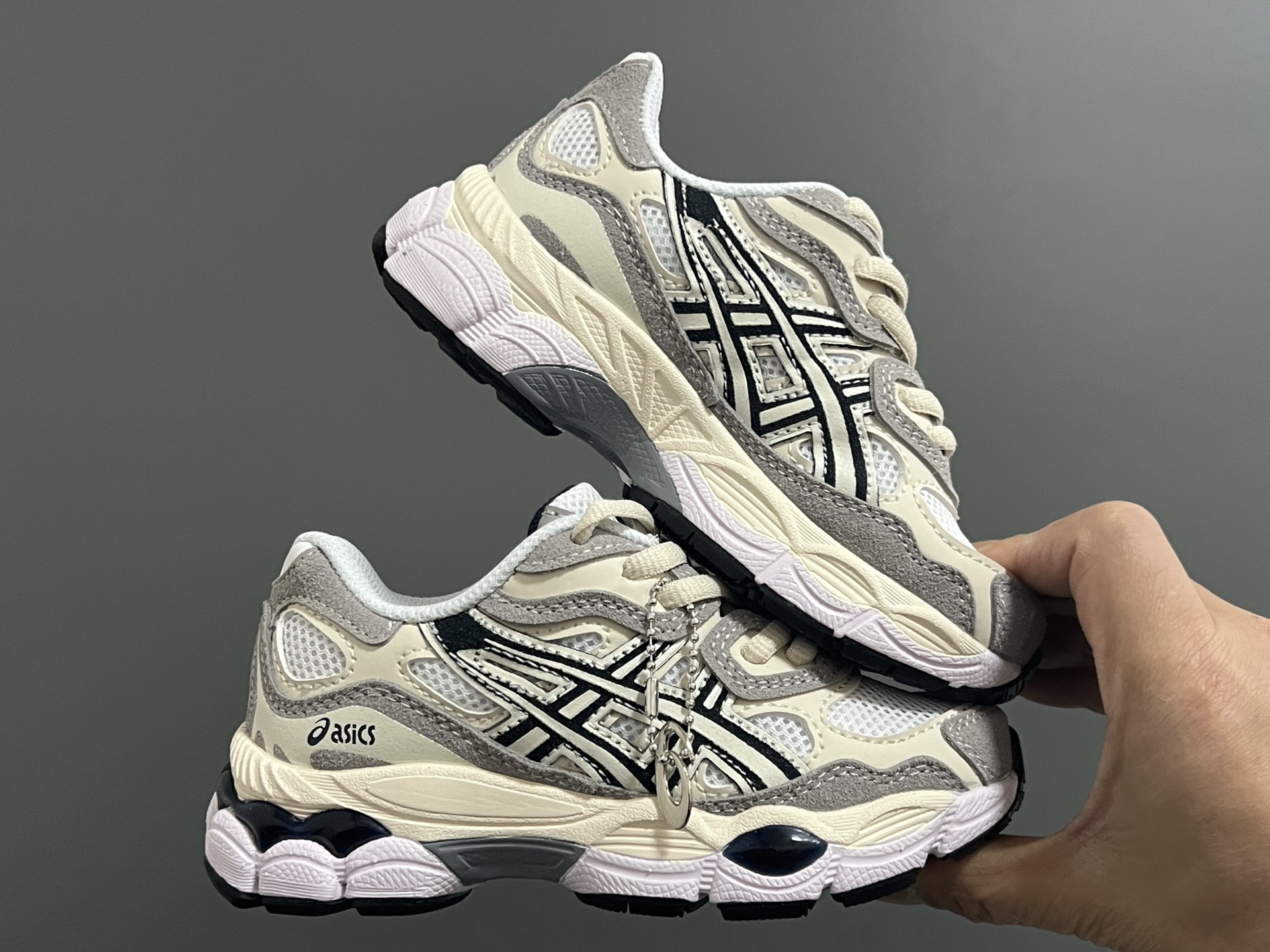 图片[9]-YSS新款gel-nyc鞋带款儿童运动老爹鞋 尺码：26-37码 经典亚瑟士系列🆕 老爹款式设计，百搭又时髦✨ 橡胶耐磨防滑大底，脚感超赞👍🏻-选品中心