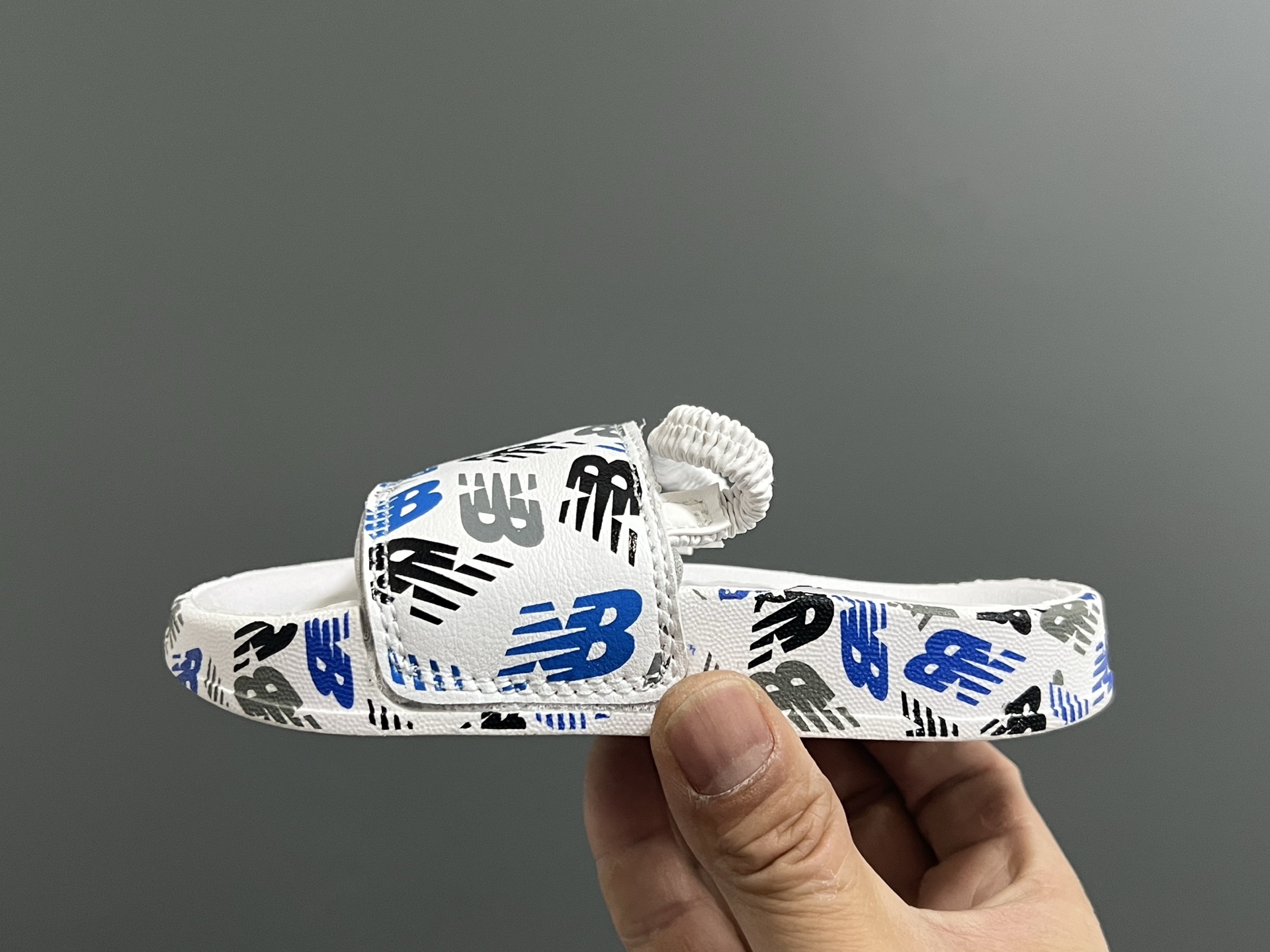 图片[4]-牛B小可爱儿童凉拖鞋 尺码：22-29码 海边度假必备🏝️ 精致细节做工 两穿凉鞋，超级实穿👍🏻 推荐get✔️-选品中心