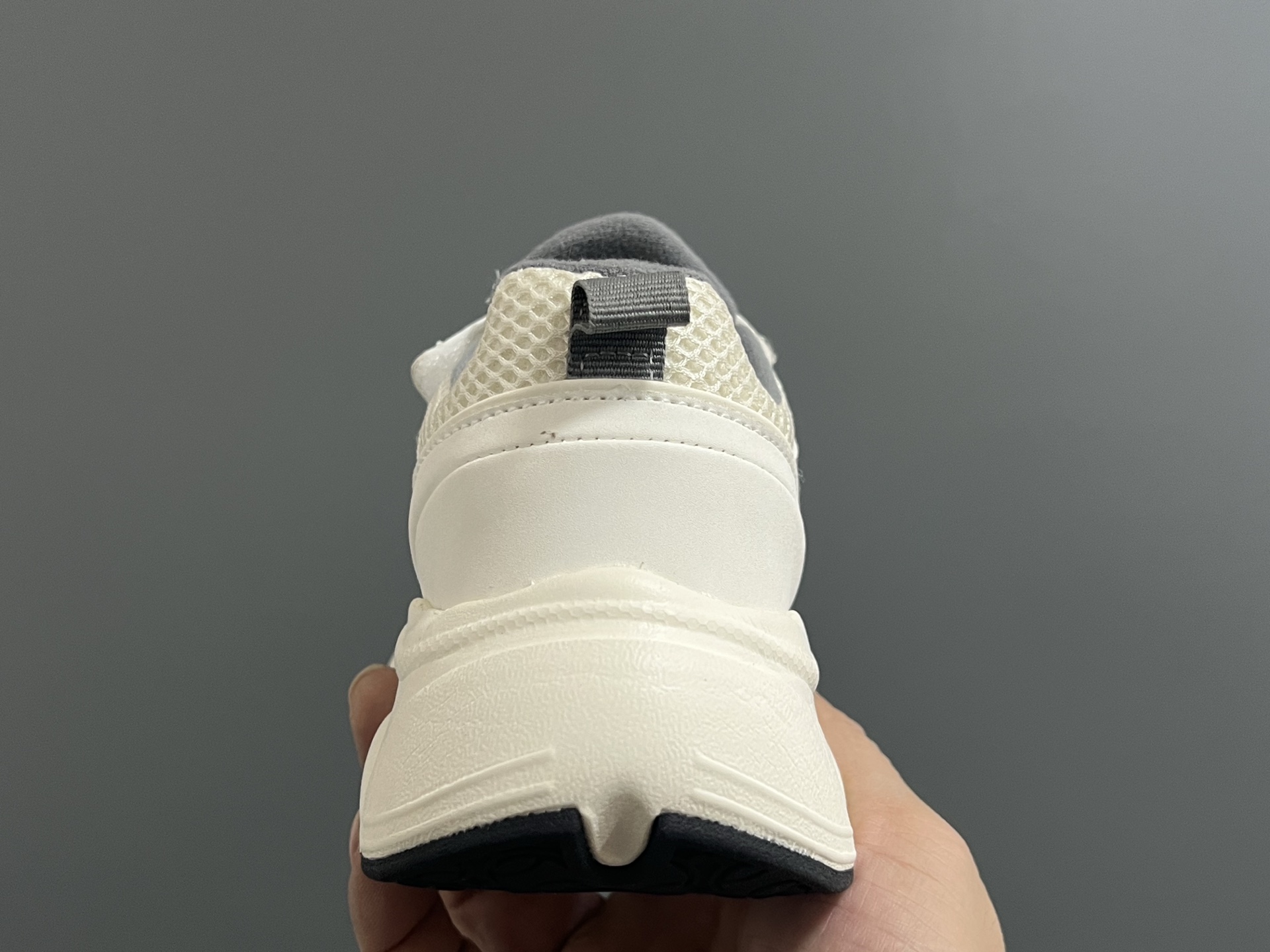 图片[7]-M家春夏新款网面儿童魔术贴运动鞋 尺码：26-37码 经典MLB系列🆕 透气性网面设计，舒适不闷脚☁️ 魔术贴➕松紧带设计，穿脱方便✌🏻 橡胶耐磨防滑大底，脚感超赞👍🏻-选品中心