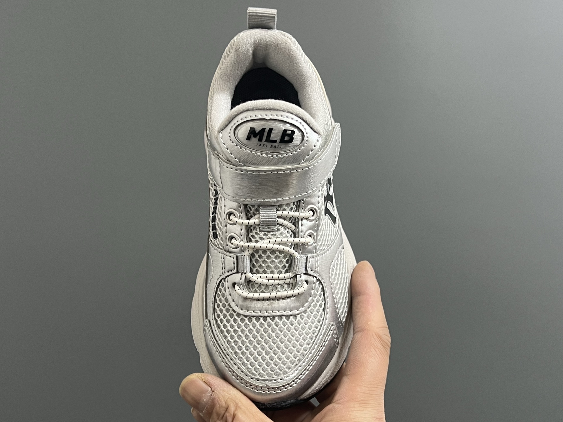 图片[8]-M家春夏新款网面儿童魔术贴运动鞋 尺码：26-37码 经典MLB系列🆕 透气性网面设计，舒适不闷脚☁️ 魔术贴➕松紧带设计，穿脱方便✌🏻 橡胶耐磨防滑大底，脚感超赞👍🏻-选品中心