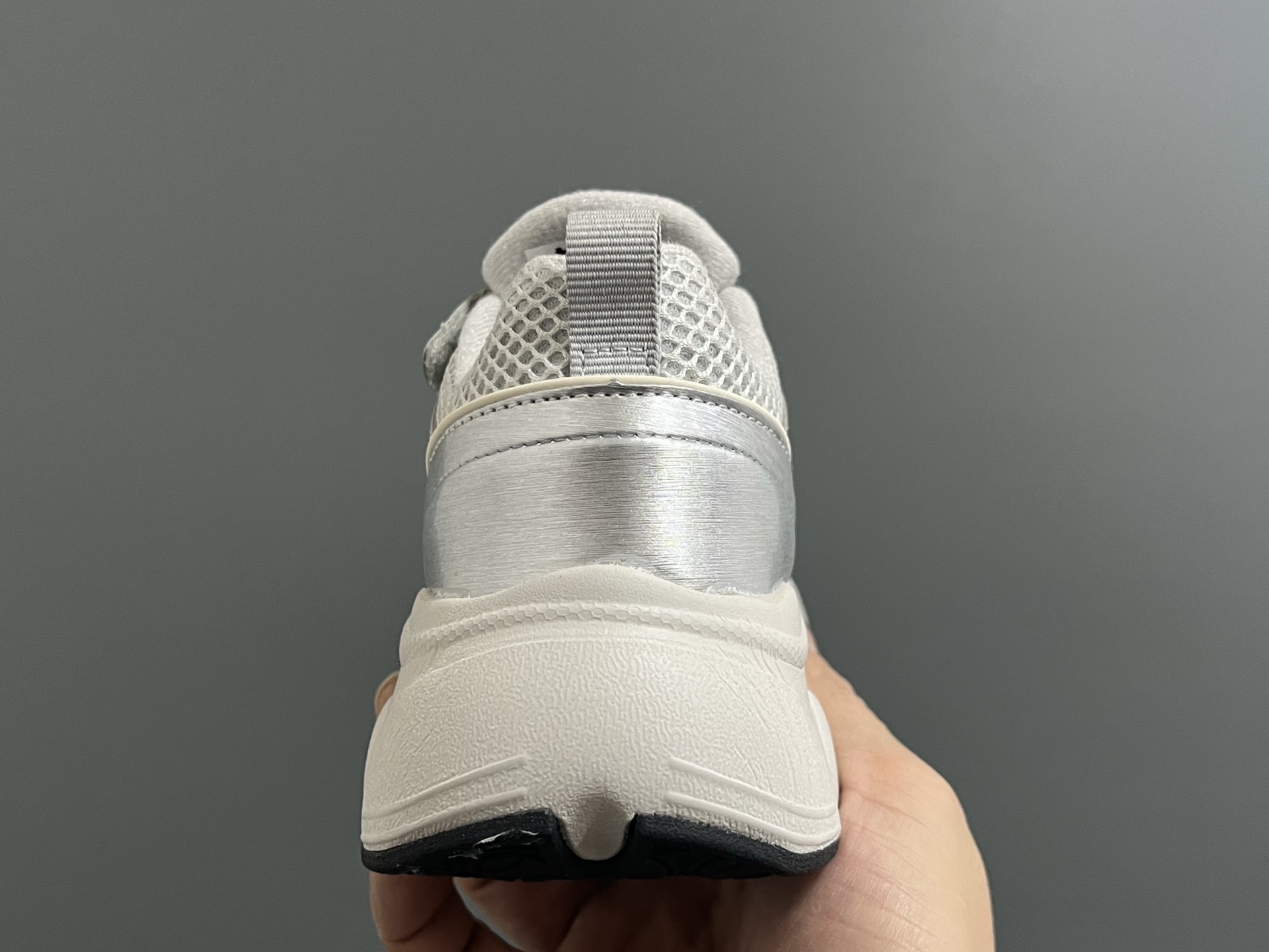 图片[7]-M家春夏新款网面儿童魔术贴运动鞋 尺码：26-37码 经典MLB系列🆕 透气性网面设计，舒适不闷脚☁️ 魔术贴➕松紧带设计，穿脱方便✌🏻 橡胶耐磨防滑大底，脚感超赞👍🏻-选品中心