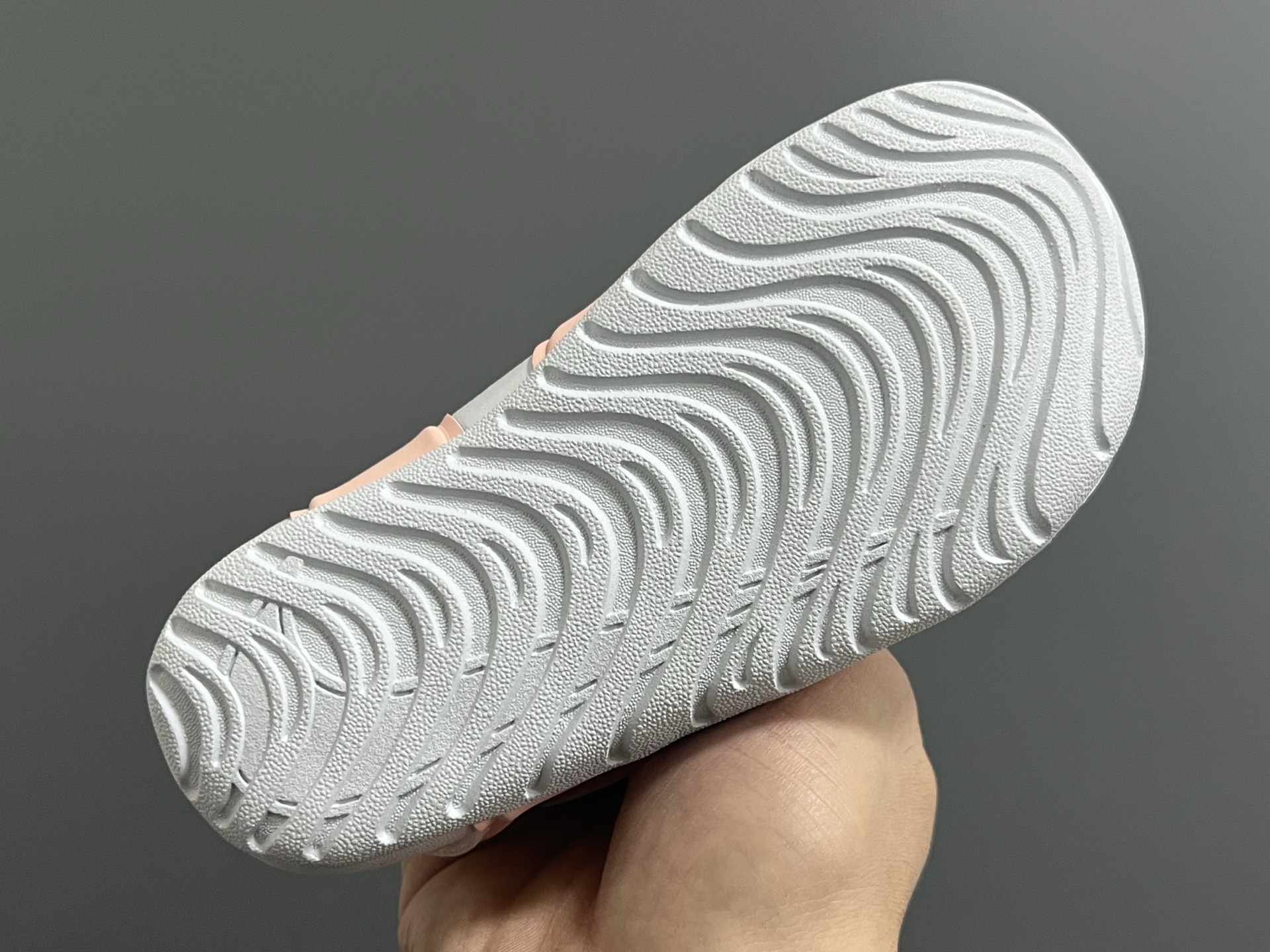 图片[5]-‼️‼️‼️ 原单版NK新款洞洞儿童男女童凉鞋 尺码：22-35码 新工厂新工艺🆕 无限接近专G，出入无压力✌🏻 原装鞋楦鞋材，质感满满💯 耐磨防滑大底，脚感超赞👍🏻-选品中心