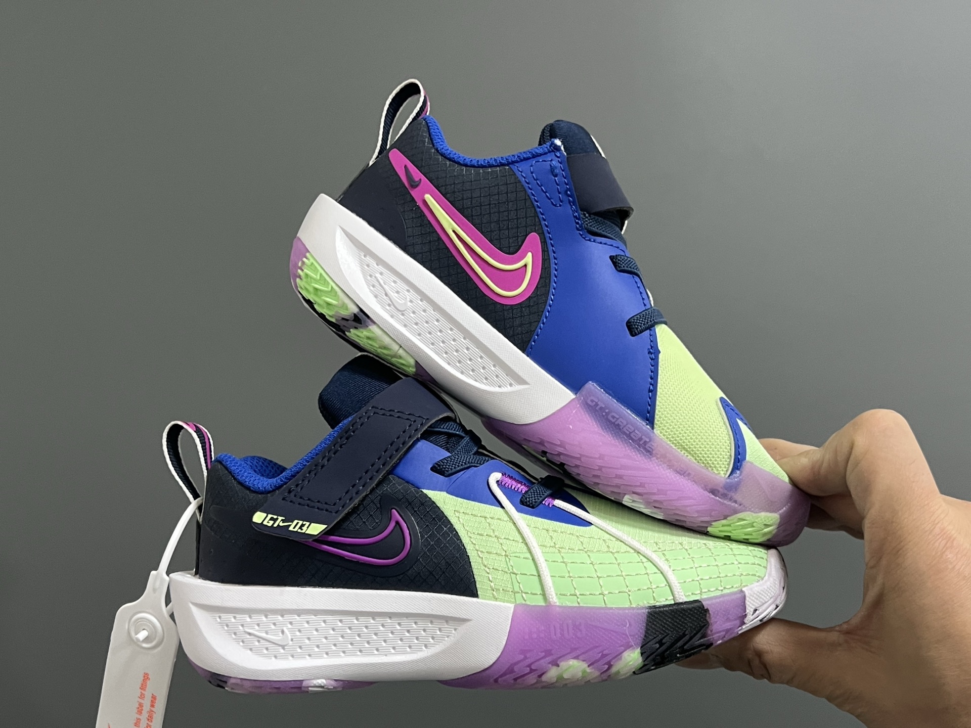 图片[9]-‼️‼️‼️ NK新款GT-3魔术贴儿童篮球运动鞋 尺码：26-37.5码 优质新款实战篮球鞋🏀 魔术贴设计，穿脱方便✌🏻 橡胶耐磨防滑大底，脚感超赞👍🏻 清新配色，穿搭超时髦✨-选品中心