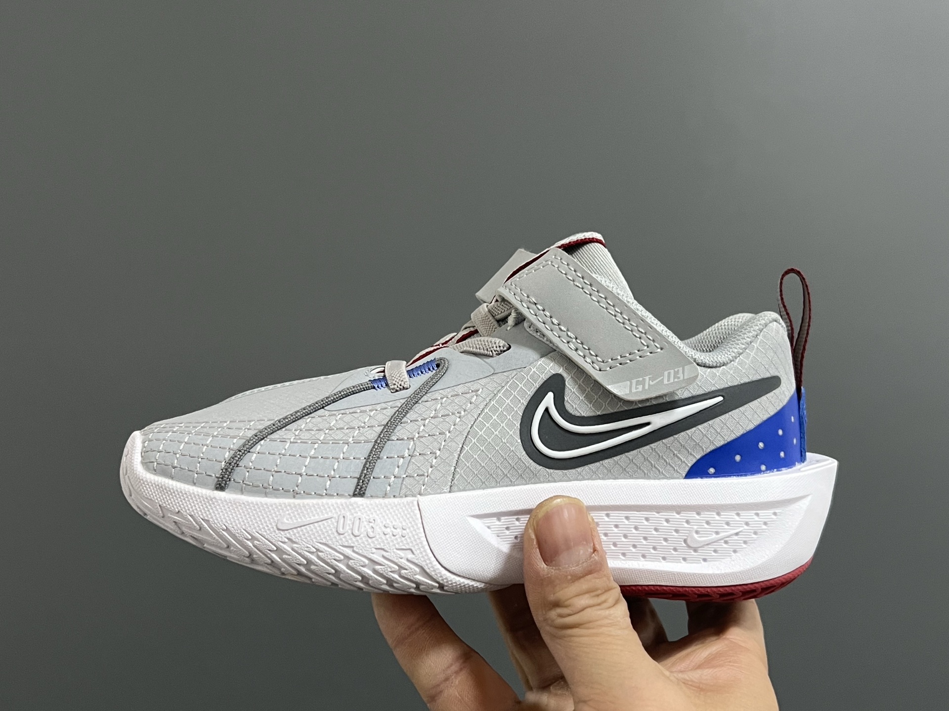 图片[4]-NK新款GT-3魔术贴儿童篮球运动鞋 尺码：26-37.5码 优质新款实战篮球鞋🏀 魔术贴设计，穿脱方便✌🏻 橡胶耐磨防滑大底，脚感超赞👍🏻 清新配色，穿搭超时髦✨-选品中心