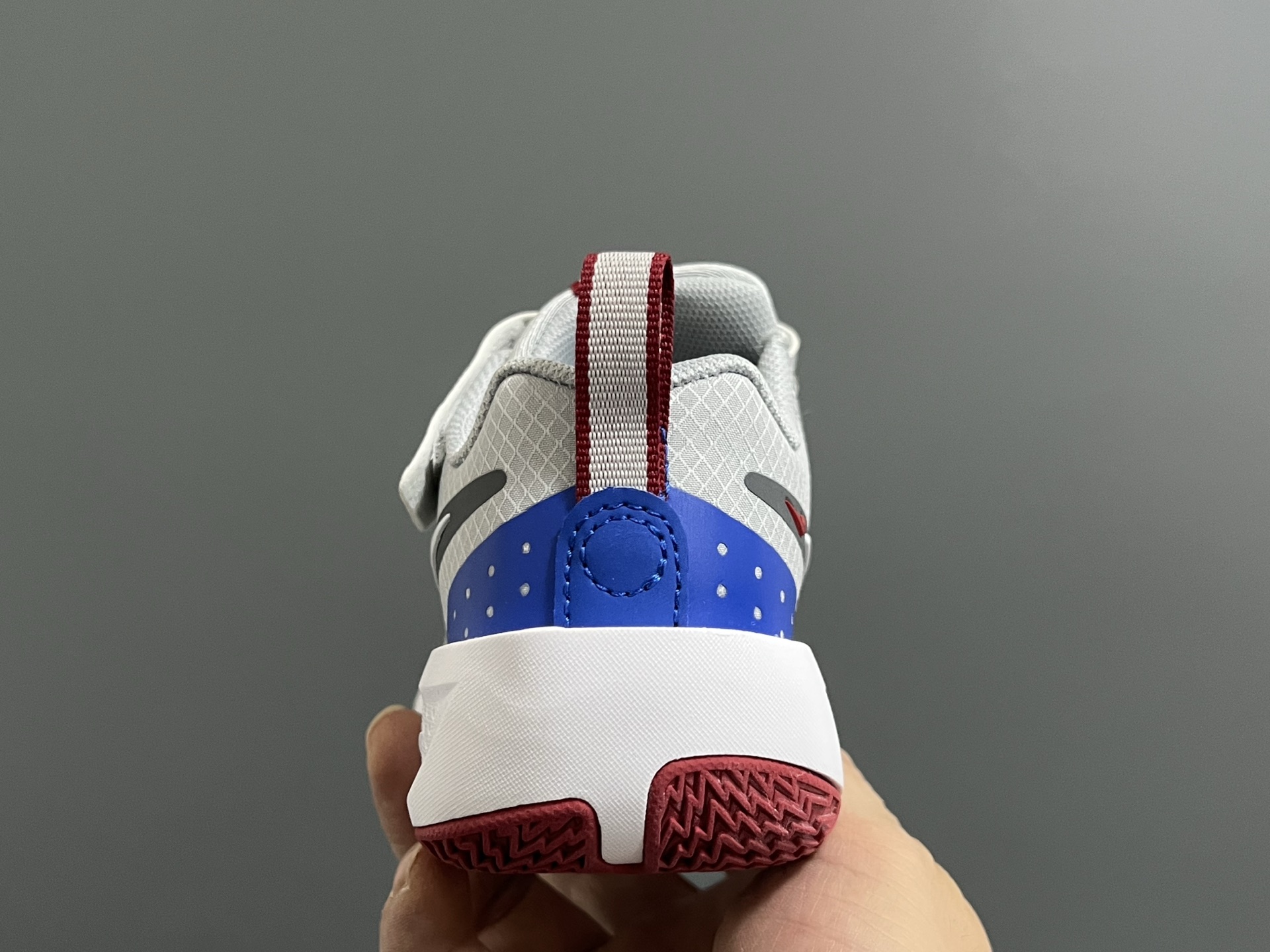 图片[6]-NK新款GT-3魔术贴儿童篮球运动鞋 尺码：26-37.5码 优质新款实战篮球鞋🏀 魔术贴设计，穿脱方便✌🏻 橡胶耐磨防滑大底，脚感超赞👍🏻 清新配色，穿搭超时髦✨-选品中心