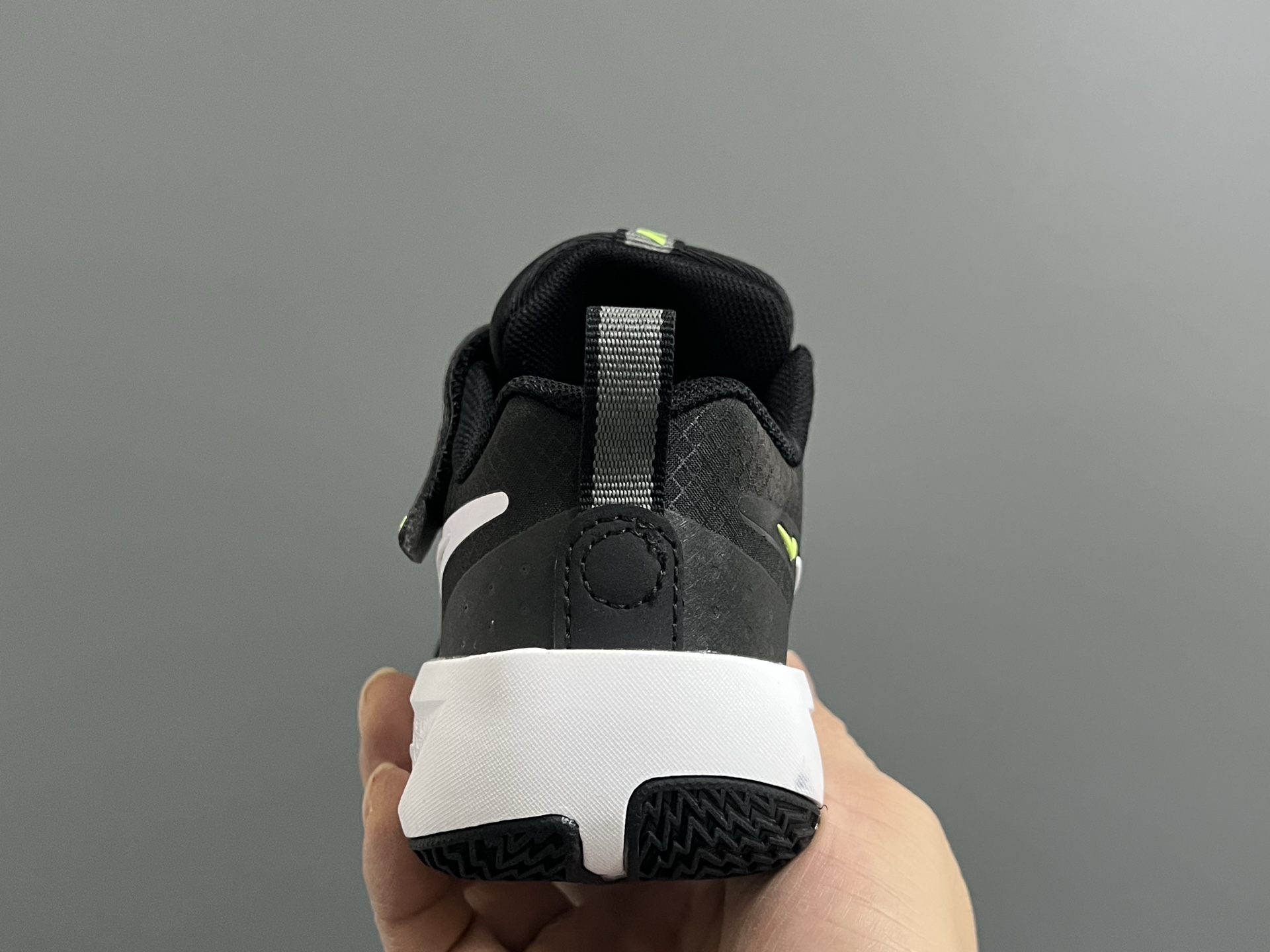 图片[7]-NK新款GT-3魔术贴儿童篮球运动鞋 尺码：26-37.5码 优质新款实战篮球鞋🏀 魔术贴设计，穿脱方便✌🏻 橡胶耐磨防滑大底，脚感超赞👍🏻 清新配色，穿搭超时髦✨-选品中心