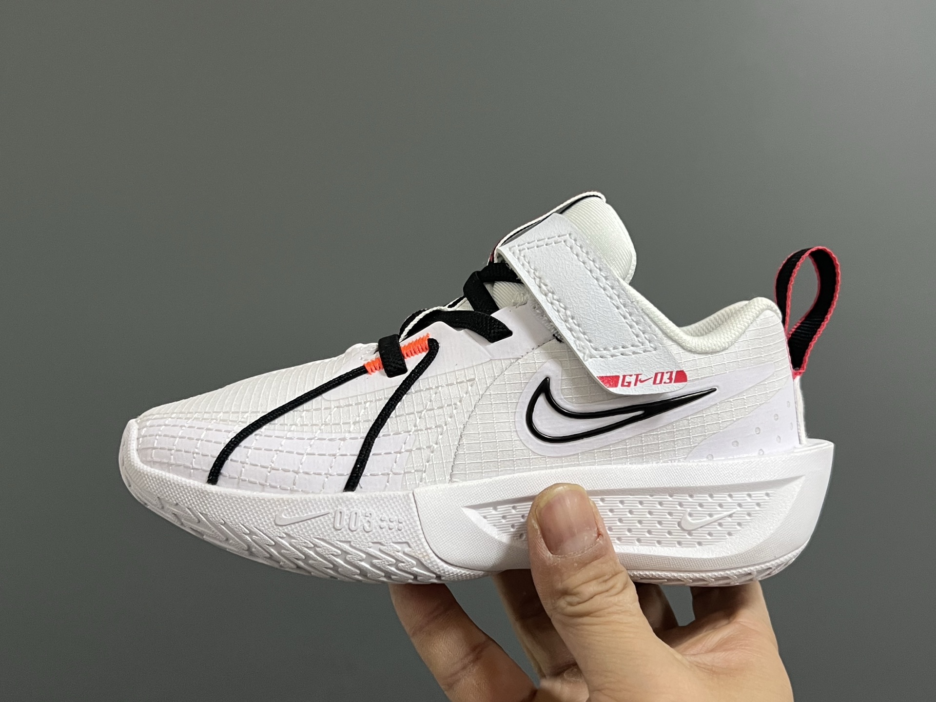 图片[4]-NK新款GT-3魔术贴儿童篮球运动鞋 尺码：26-37.5码 优质新款实战篮球鞋🏀 魔术贴设计，穿脱方便✌🏻 橡胶耐磨防滑大底，脚感超赞👍🏻 清新配色，穿搭超时髦✨-选品中心
