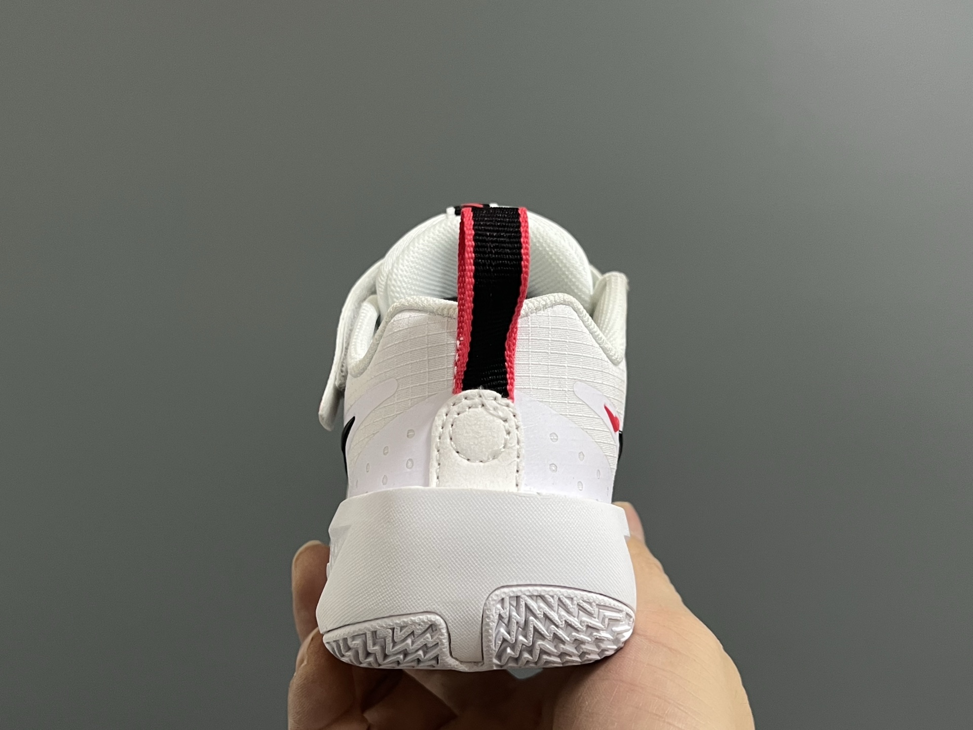 图片[7]-NK新款GT-3魔术贴儿童篮球运动鞋 尺码：26-37.5码 优质新款实战篮球鞋🏀 魔术贴设计，穿脱方便✌🏻 橡胶耐磨防滑大底，脚感超赞👍🏻 清新配色，穿搭超时髦✨-选品中心