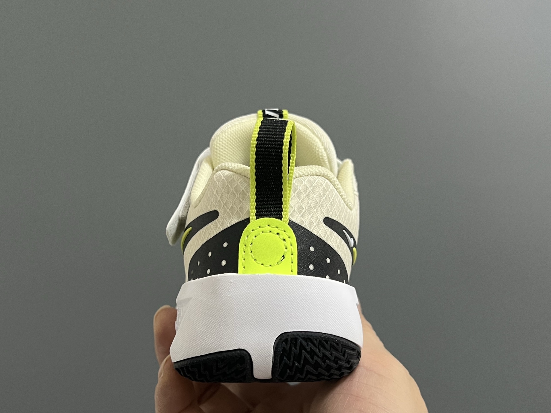 图片[7]-NK新款GT-3魔术贴儿童篮球运动鞋 尺码：26-37.5码 优质新款实战篮球鞋🏀 魔术贴设计，穿脱方便✌🏻 橡胶耐磨防滑大底，脚感超赞👍🏻 清新配色，穿搭超时髦✨-选品中心