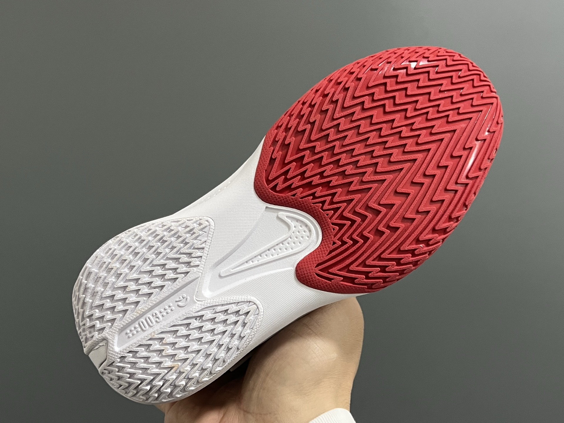 图片[5]-NK新款GT-3魔术贴儿童篮球运动鞋 尺码：26-37.5码 优质新款实战篮球鞋🏀 魔术贴设计，穿脱方便✌🏻 橡胶耐磨防滑大底，脚感超赞👍🏻 清新配色，穿搭超时髦✨-选品中心