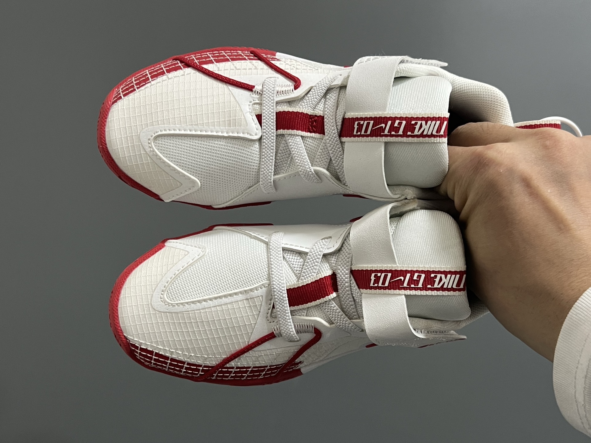 NK新款GT-3魔术贴儿童篮球运动鞋 尺码：26-37.5码 优质新款实战篮球鞋🏀 魔术贴设计，穿脱方便✌🏻 橡胶耐磨防滑大底，脚感超赞👍🏻 清新配色，穿搭超时髦✨-选品中心