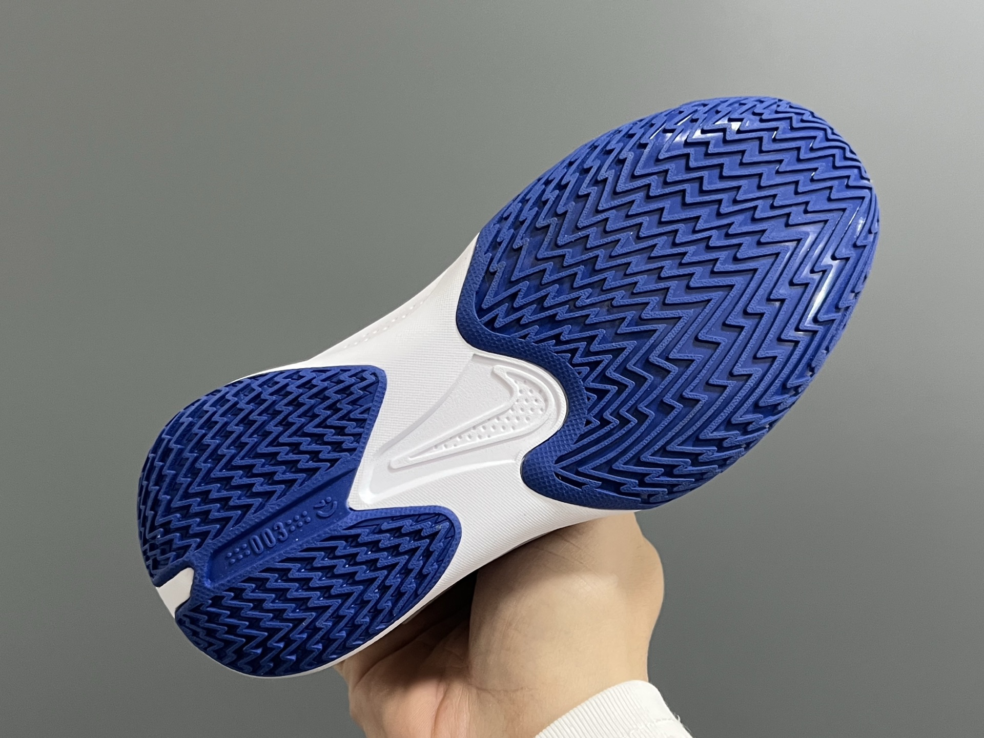 图片[5]-NK新款GT-3魔术贴儿童篮球运动鞋 尺码：26-37.5码 优质新款实战篮球鞋🏀 魔术贴设计，穿脱方便✌🏻 橡胶耐磨防滑大底，脚感超赞👍🏻 清新配色，穿搭超时髦✨-选品中心