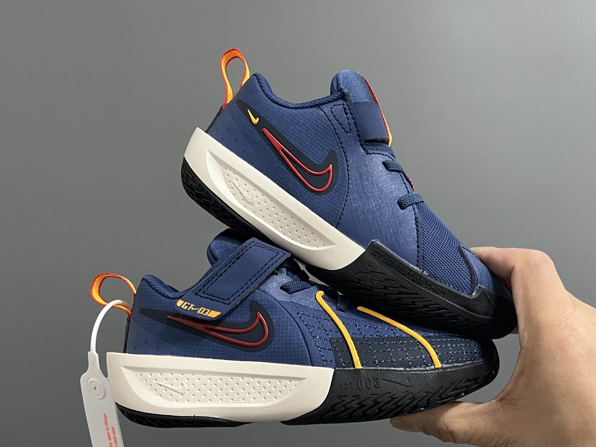 图片[9]-NK新款GT-3魔术贴儿童篮球运动鞋 尺码：26-37.5码 优质新款实战篮球鞋🏀 魔术贴设计，穿脱方便✌🏻 橡胶耐磨防滑大底，脚感超赞👍🏻 清新配色，穿搭超时髦✨-选品中心