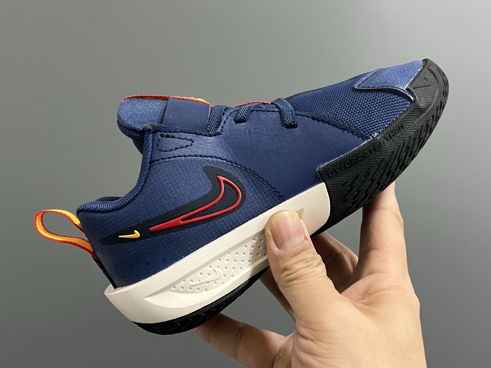 图片[6]-NK新款GT-3魔术贴儿童篮球运动鞋 尺码：26-37.5码 优质新款实战篮球鞋🏀 魔术贴设计，穿脱方便✌🏻 橡胶耐磨防滑大底，脚感超赞👍🏻 清新配色，穿搭超时髦✨-选品中心