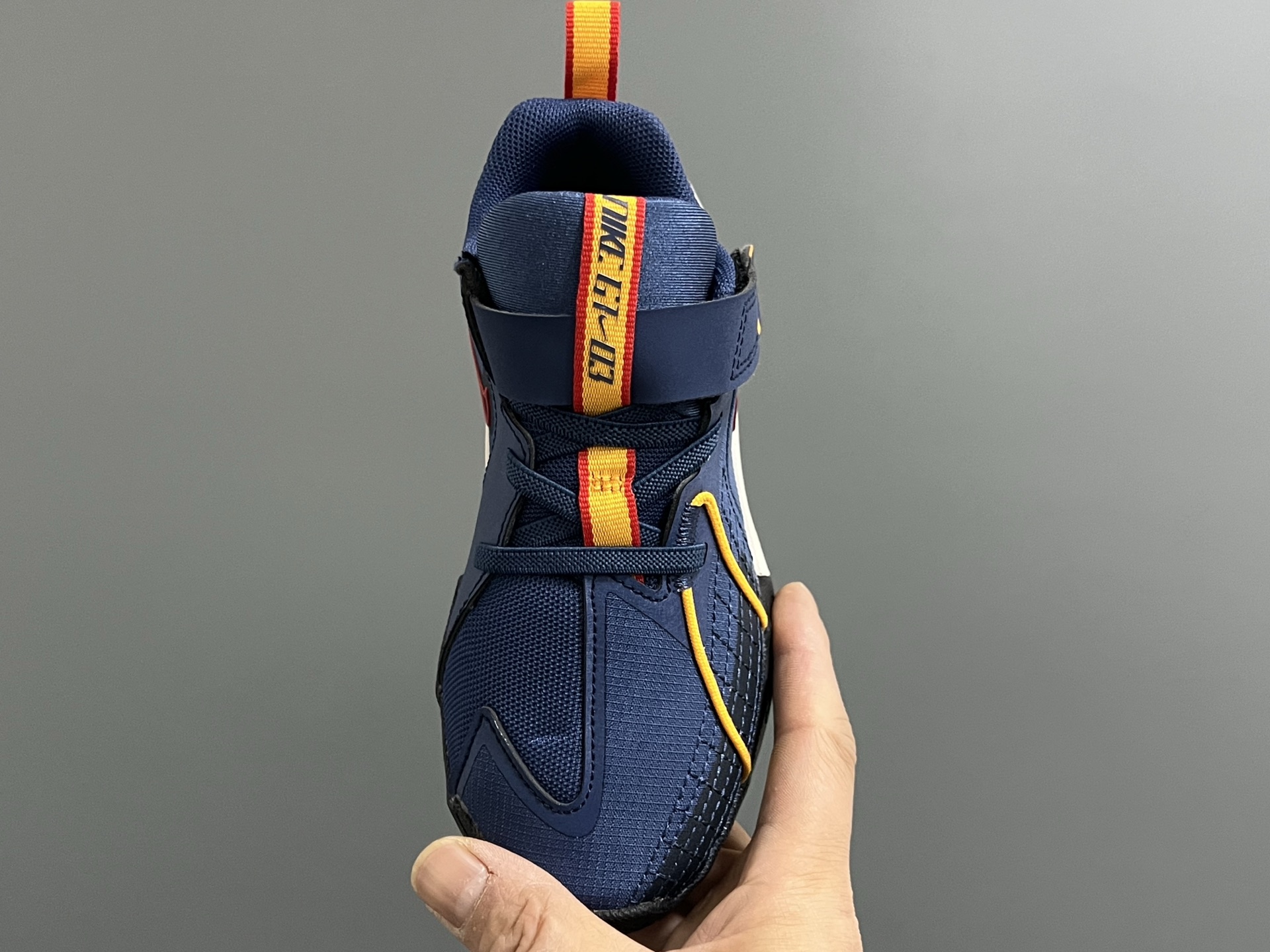 图片[8]-NK新款GT-3魔术贴儿童篮球运动鞋 尺码：26-37.5码 优质新款实战篮球鞋🏀 魔术贴设计，穿脱方便✌🏻 橡胶耐磨防滑大底，脚感超赞👍🏻 清新配色，穿搭超时髦✨-选品中心