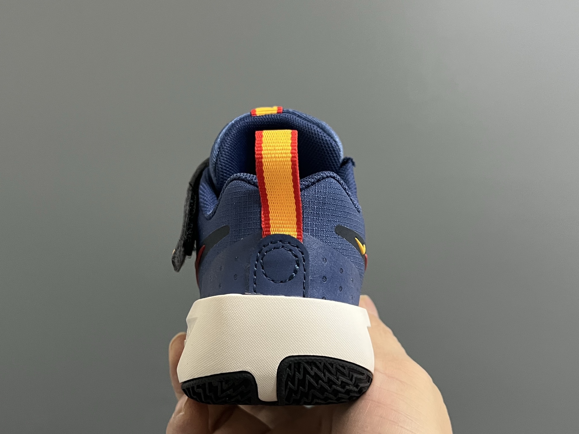 图片[7]-NK新款GT-3魔术贴儿童篮球运动鞋 尺码：26-37.5码 优质新款实战篮球鞋🏀 魔术贴设计，穿脱方便✌🏻 橡胶耐磨防滑大底，脚感超赞👍🏻 清新配色，穿搭超时髦✨-选品中心