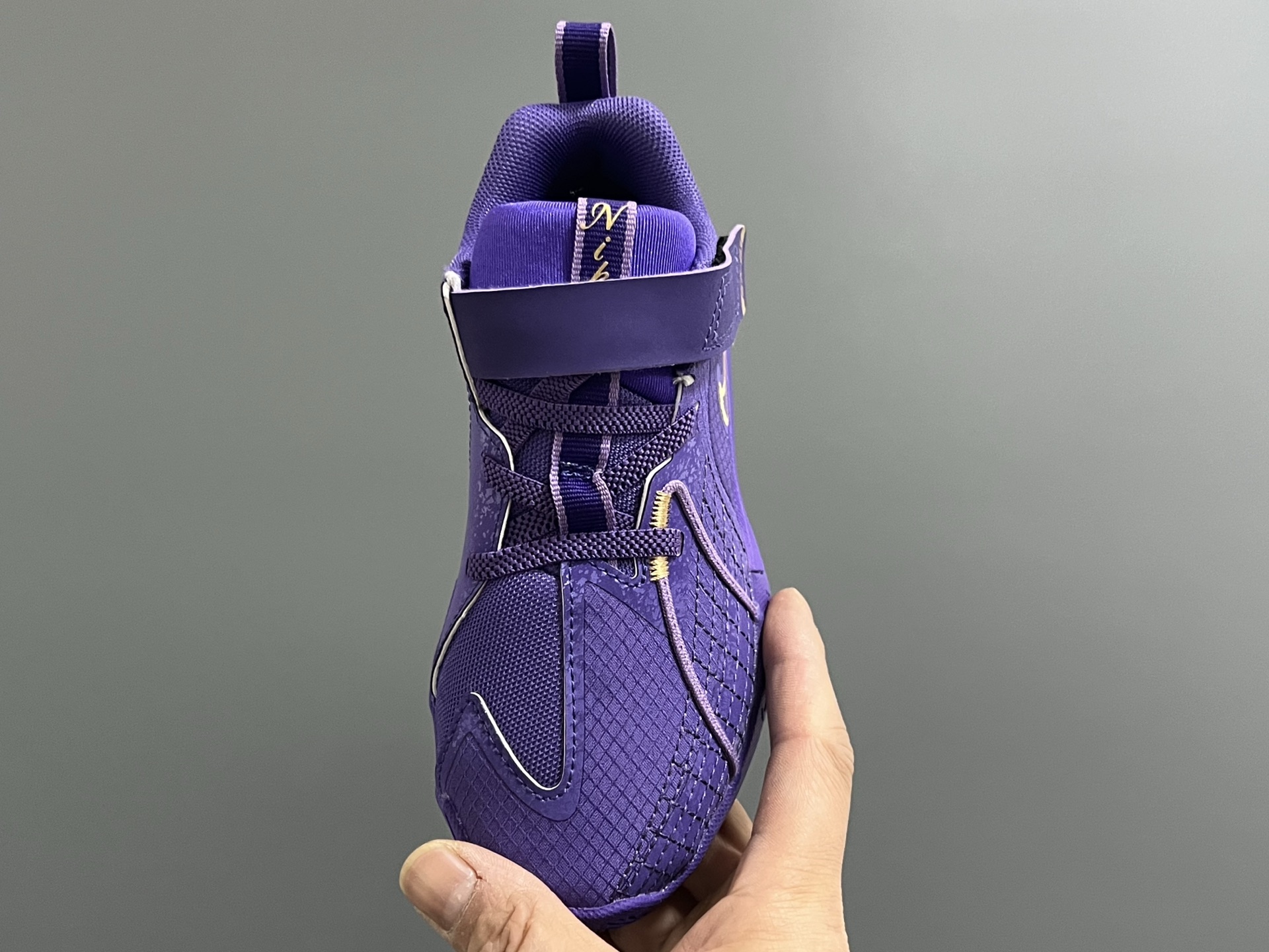 图片[8]-NK新款GT-3魔术贴儿童篮球运动鞋 尺码：26-37.5码 优质新款实战篮球鞋🏀 魔术贴设计，穿脱方便✌🏻 橡胶耐磨防滑大底，脚感超赞👍🏻 清新配色，穿搭超时髦✨-选品中心