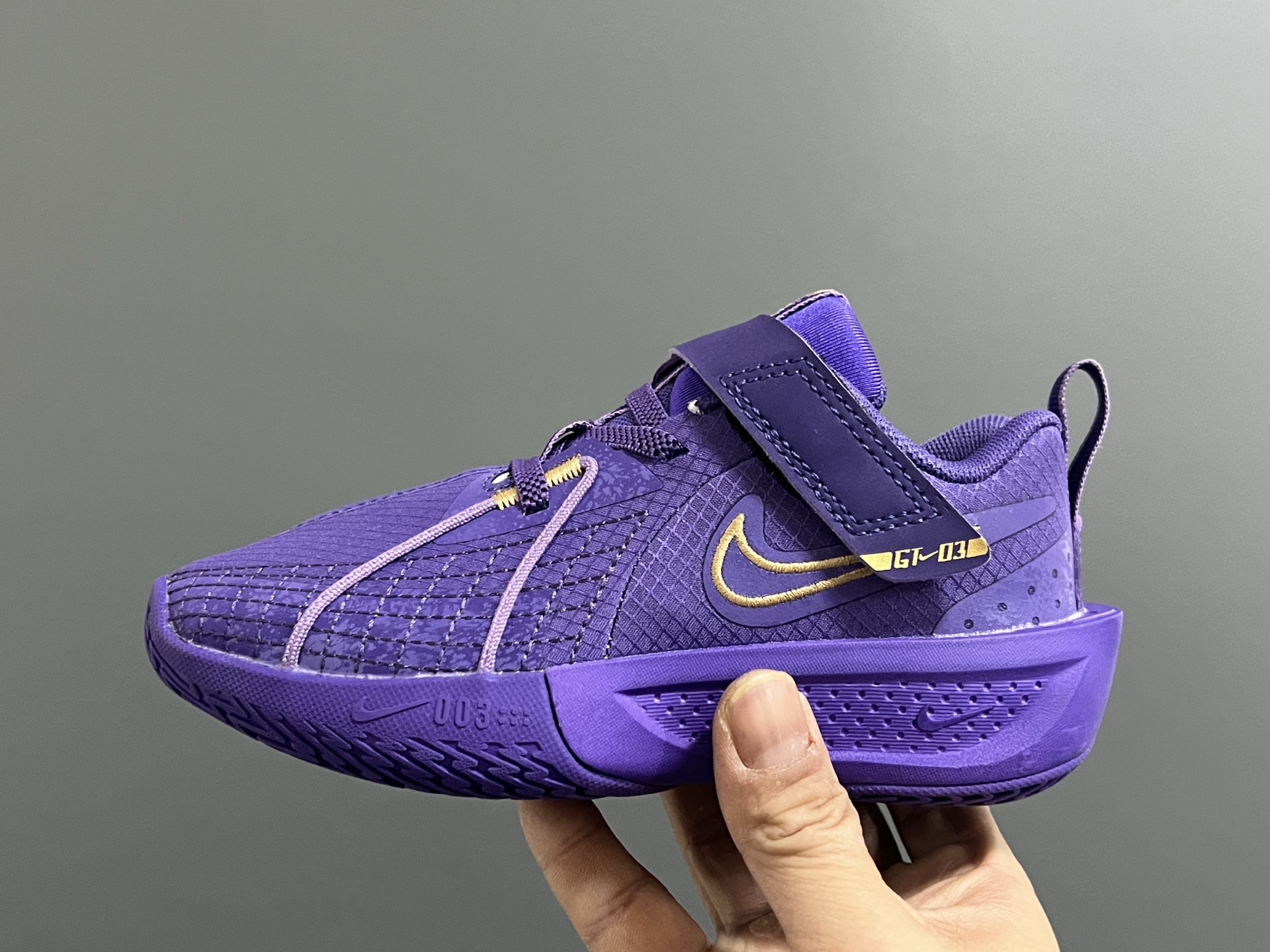 图片[4]-NK新款GT-3魔术贴儿童篮球运动鞋 尺码：26-37.5码 优质新款实战篮球鞋🏀 魔术贴设计，穿脱方便✌🏻 橡胶耐磨防滑大底，脚感超赞👍🏻 清新配色，穿搭超时髦✨-选品中心