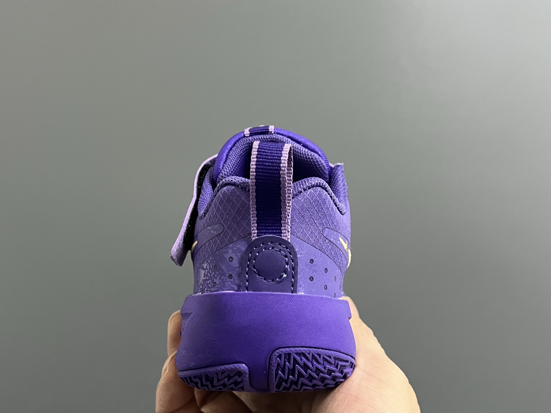 图片[7]-NK新款GT-3魔术贴儿童篮球运动鞋 尺码：26-37.5码 优质新款实战篮球鞋🏀 魔术贴设计，穿脱方便✌🏻 橡胶耐磨防滑大底，脚感超赞👍🏻 清新配色，穿搭超时髦✨-选品中心