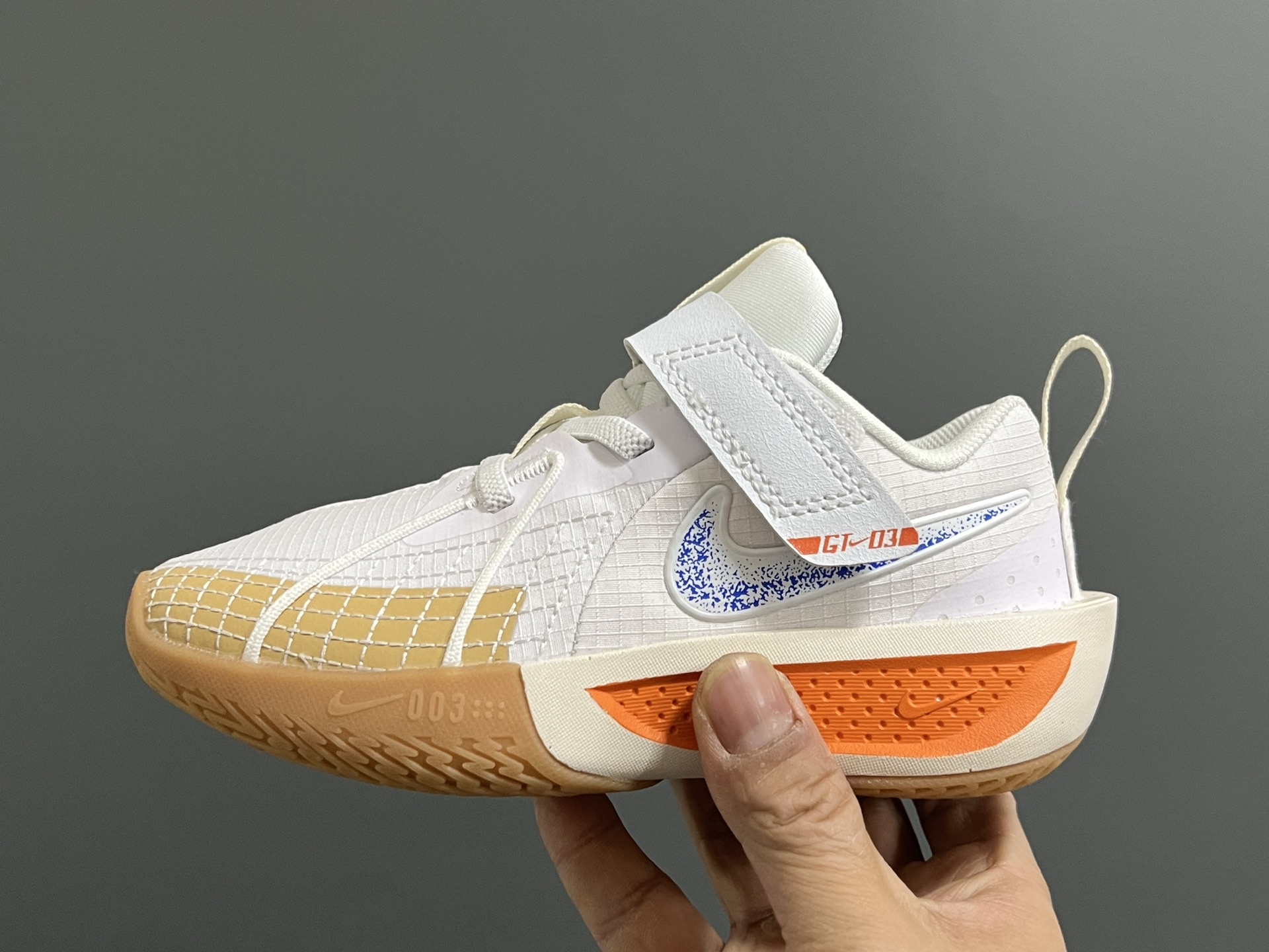 图片[4]-NK新款GT-3魔术贴儿童篮球运动鞋 尺码：26-37.5码 优质新款实战篮球鞋🏀 魔术贴设计，穿脱方便✌🏻 橡胶耐磨防滑大底，脚感超赞👍🏻 清新配色，穿搭超时髦✨-选品中心