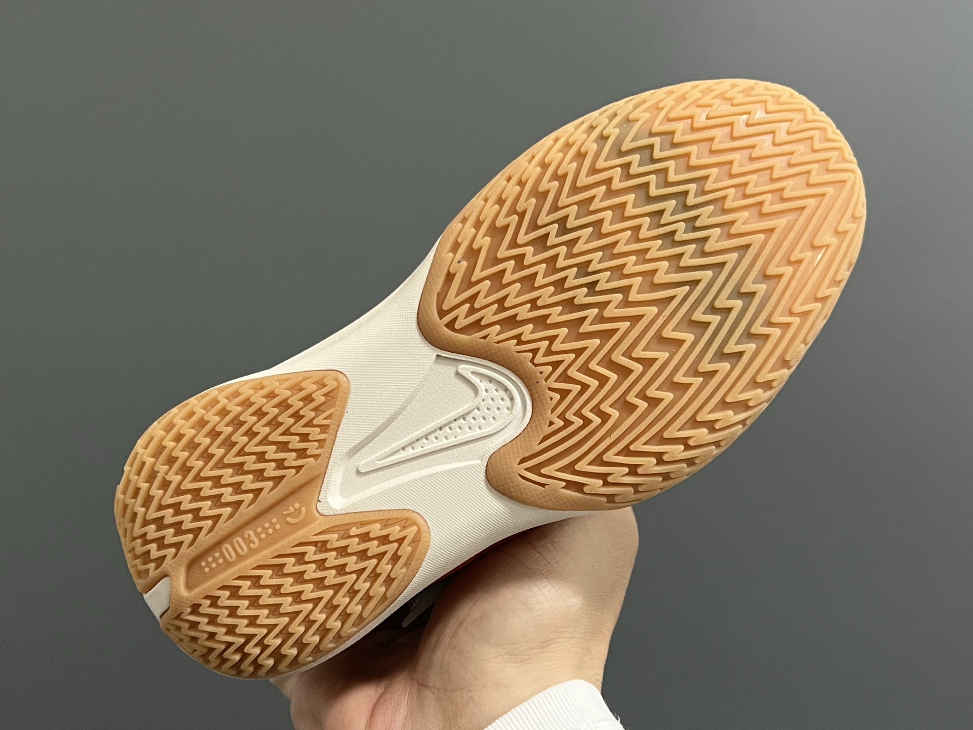 图片[5]-NK新款GT-3魔术贴儿童篮球运动鞋 尺码：26-37.5码 优质新款实战篮球鞋🏀 魔术贴设计，穿脱方便✌🏻 橡胶耐磨防滑大底，脚感超赞👍🏻 清新配色，穿搭超时髦✨-选品中心