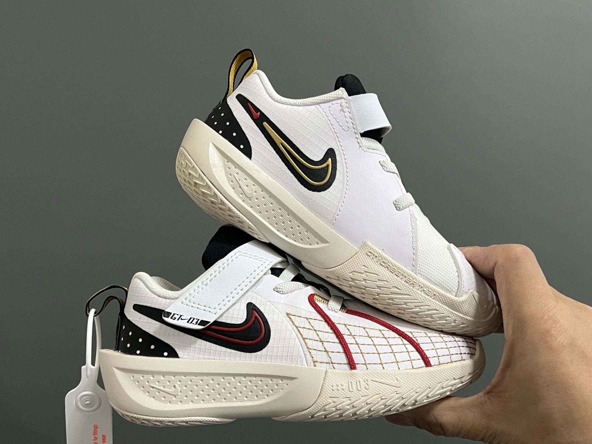 图片[9]-NK新款GT-3魔术贴儿童篮球运动鞋 尺码：26-37.5码 优质新款实战篮球鞋🏀 魔术贴设计，穿脱方便✌🏻 橡胶耐磨防滑大底，脚感超赞👍🏻 清新配色，穿搭超时髦✨-选品中心