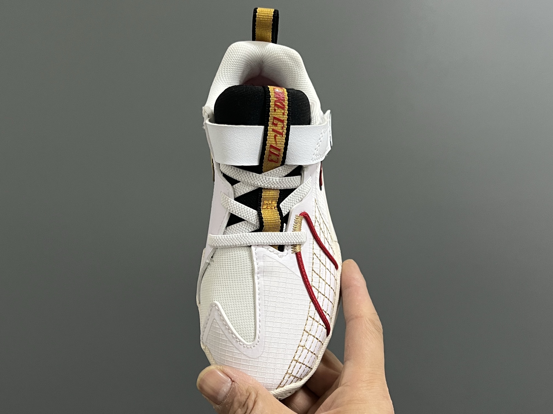 图片[8]-NK新款GT-3魔术贴儿童篮球运动鞋 尺码：26-37.5码 优质新款实战篮球鞋🏀 魔术贴设计，穿脱方便✌🏻 橡胶耐磨防滑大底，脚感超赞👍🏻 清新配色，穿搭超时髦✨-选品中心