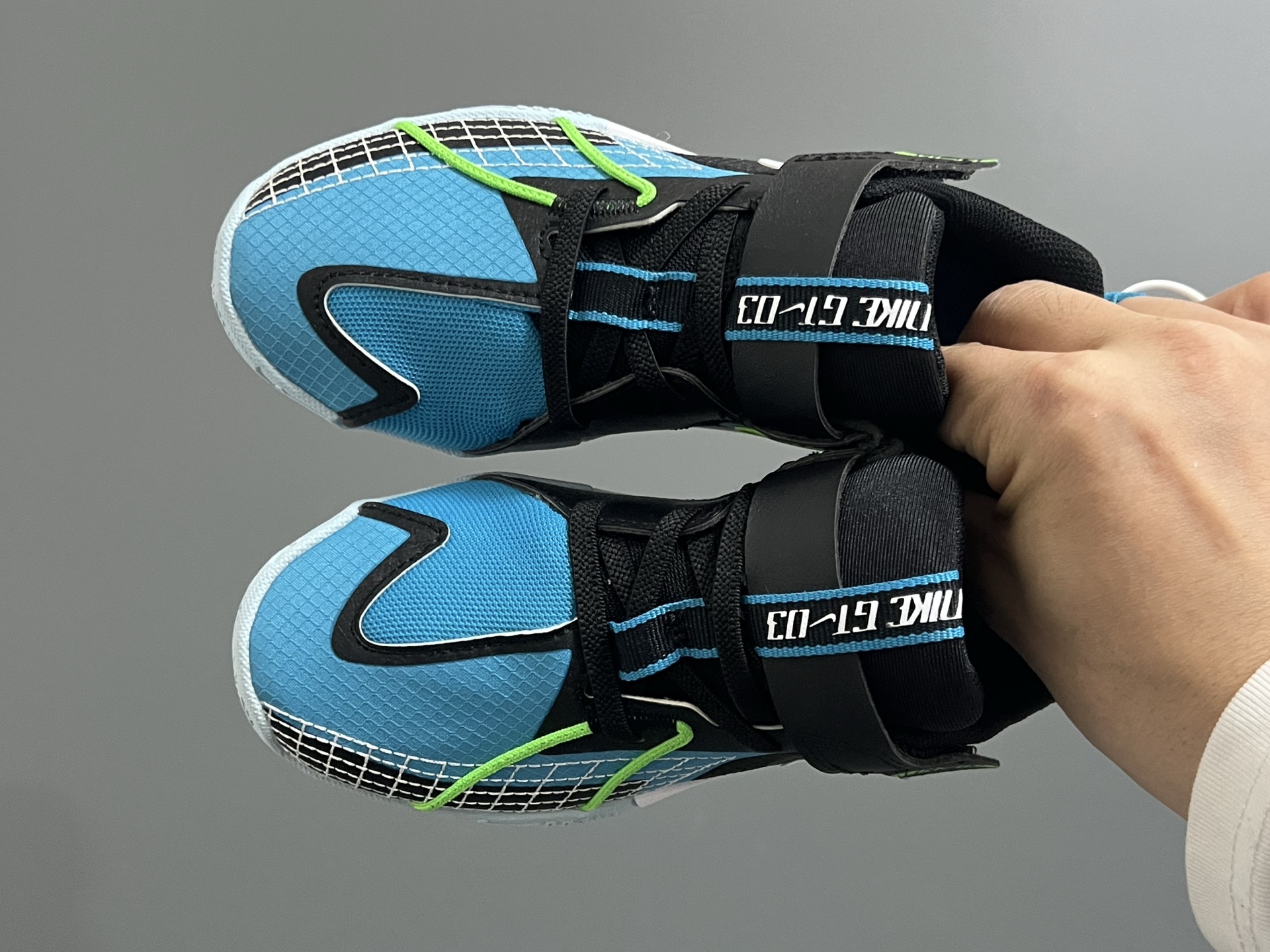 NK新款GT-3魔术贴儿童篮球运动鞋 尺码：26-37.5码 优质新款实战篮球鞋🏀 魔术贴设计，穿脱方便✌🏻 橡胶耐磨防滑大底，脚感超赞👍🏻 清新配色，穿搭超时髦✨-选品中心