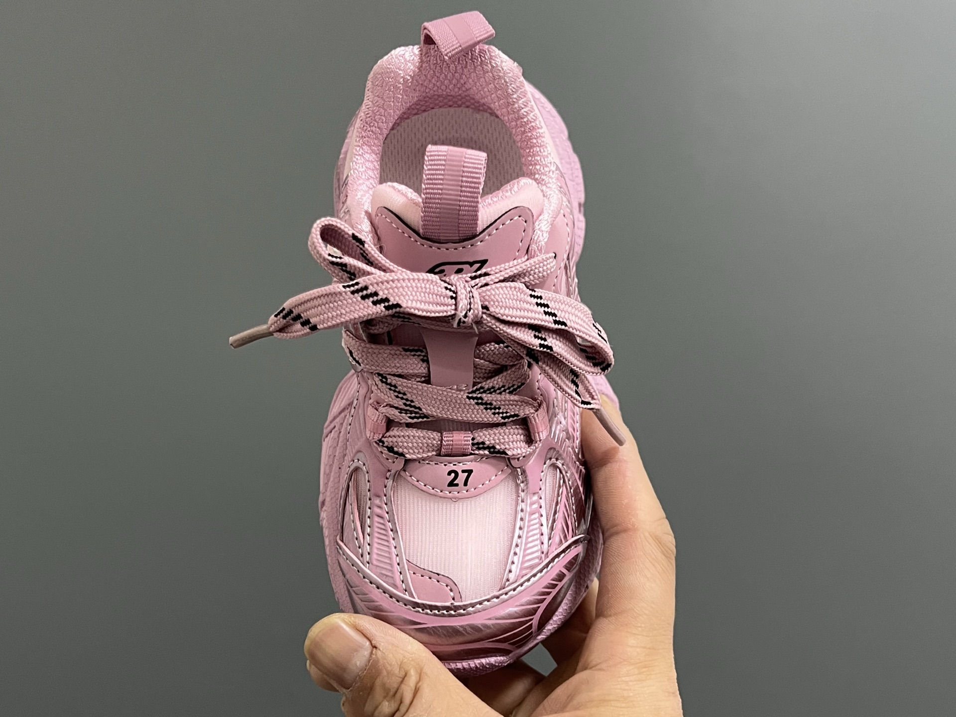 图片[8]-巴黎新款网纱儿童魔术贴老爹鞋 尺码：26-37码 经典巴黎世家老爹鞋🆕 网纱设计，透气又舒适☁️ 魔术贴设计，穿脱方便✌🏻-选品中心