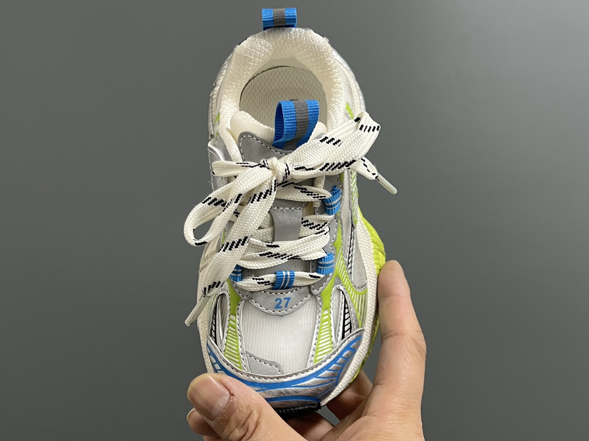 图片[8]-巴黎新款网纱儿童魔术贴老爹鞋 尺码：26-37码 经典巴黎世家老爹鞋🆕 网纱设计，透气又舒适☁️ 魔术贴设计，穿脱方便✌🏻-选品中心