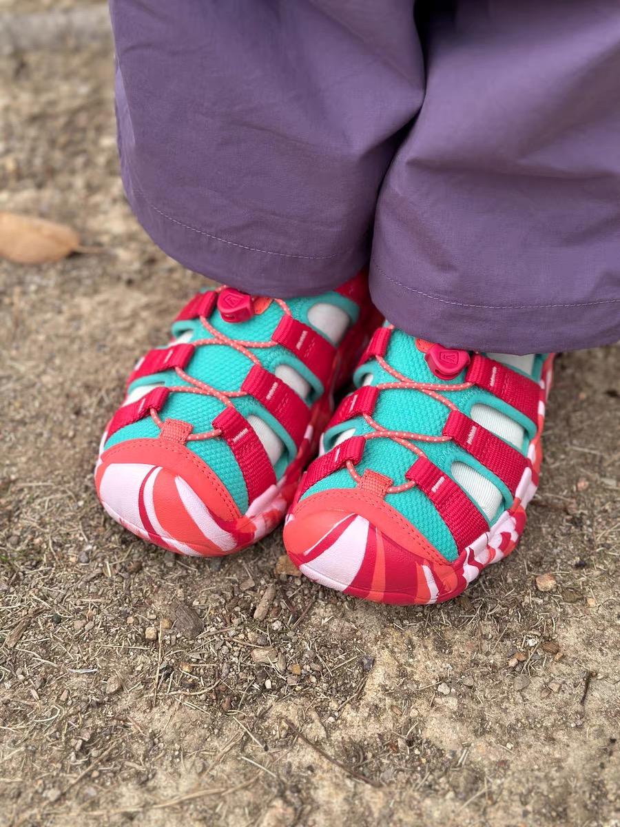 图片[6]-调KEEN 潮牌新款Hyperport H2超轻涉水儿童户外溯溪鞋凉鞋 尺码：24-35码 潮牌KEEN溯溪⛺️新款🆕 原装高端1：1定制版👍🏻. 放心入就对啦✌🏻 彩虹色系搭配，超级夏天🏝️-选品中心