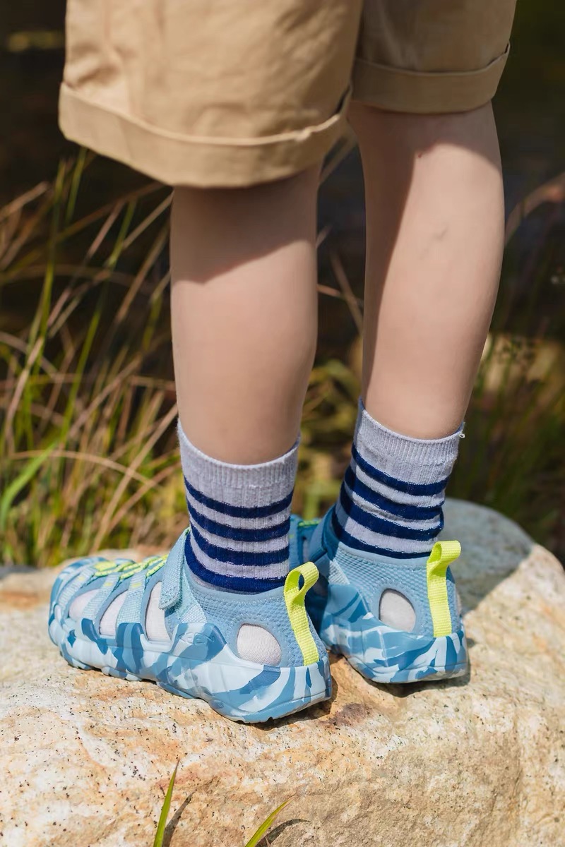 图片[7]-调KEEN 潮牌新款Hyperport H2超轻涉水儿童户外溯溪鞋凉鞋 尺码：24-35码 潮牌KEEN溯溪⛺️新款🆕 原装高端1：1定制版👍🏻. 放心入就对啦✌🏻 彩虹色系搭配，超级夏天🏝️-选品中心