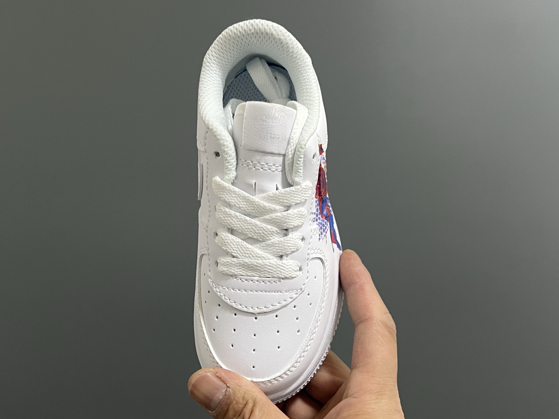 图片[7]-NK空军卡通低帮鞋带款儿童板鞋22-35码 经典空军一号款式🆕 优质皮料拼接，质感满满 精致卡通印花，可爱又有趣✨ 百搭又时髦get✔️-选品中心