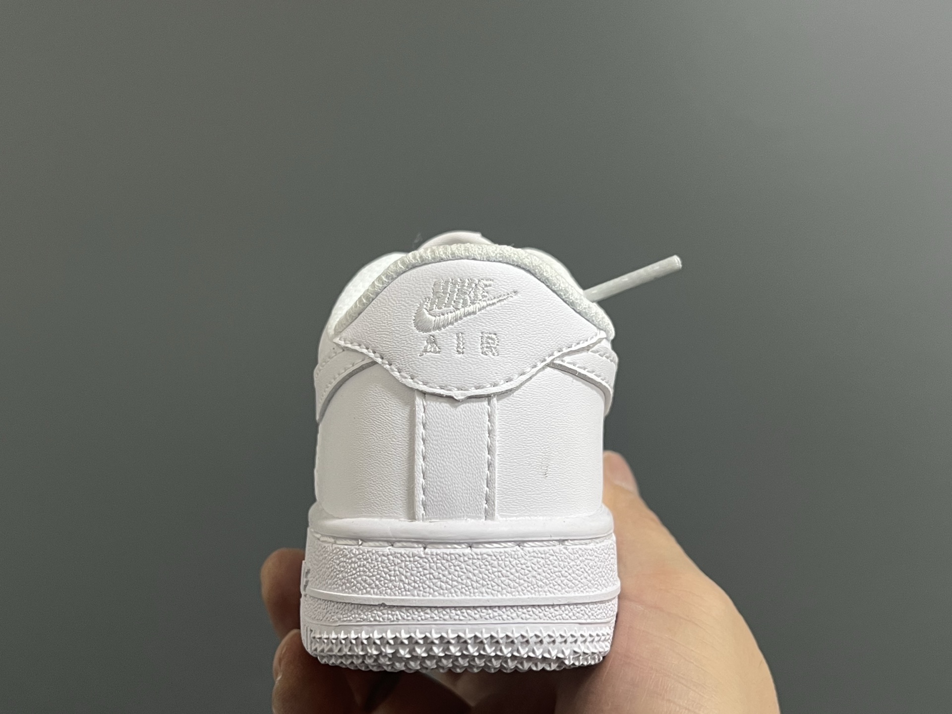 图片[6]-NK新款空一号卡通低帮鞋带款儿童休闲板鞋 尺码：22-35码 经典空军一号款式🆕 优质皮料拼接，质感满满‼️ 精致卡通印花，可爱又有趣✨ 百搭又时髦get✔️-选品中心