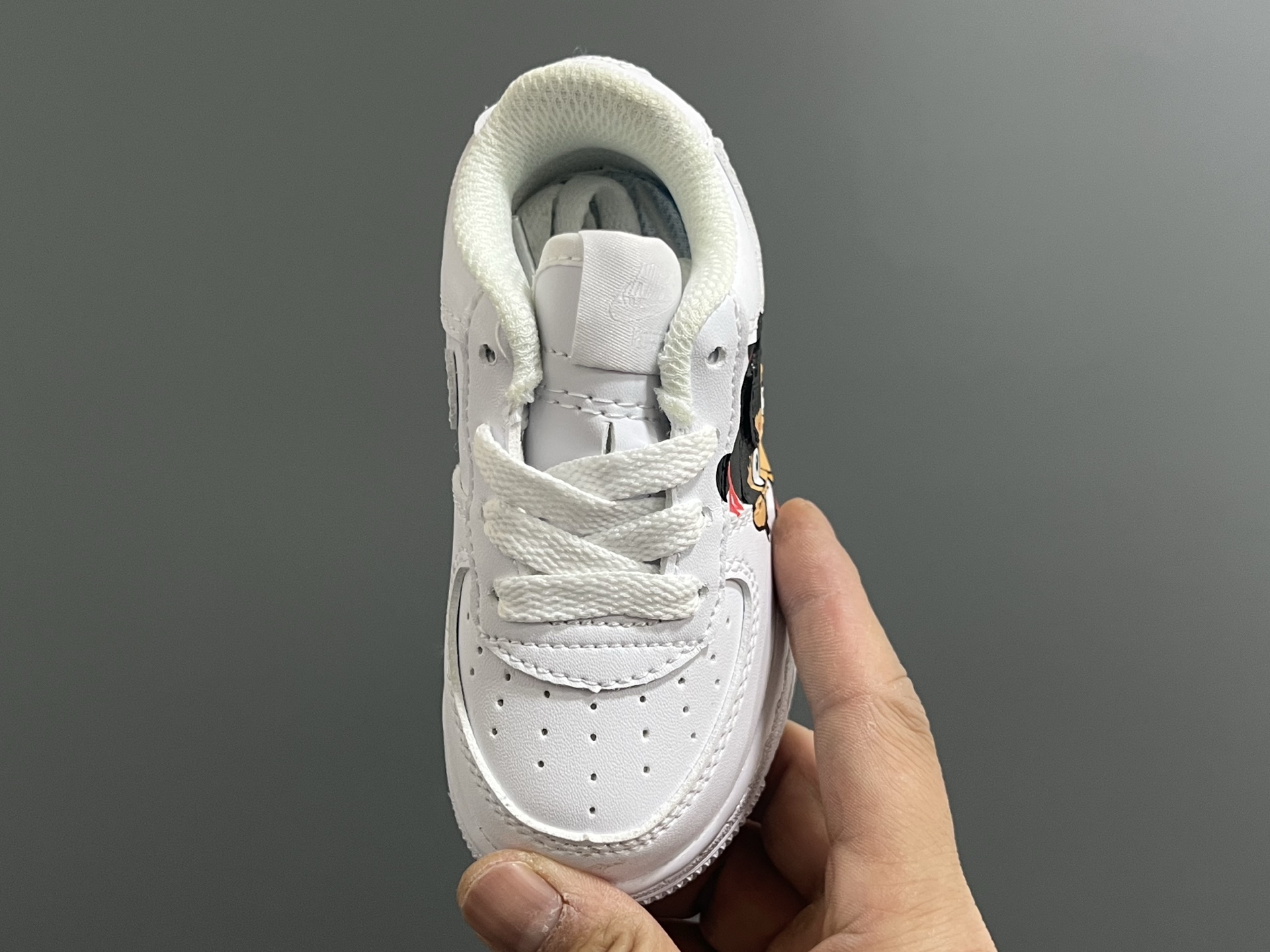 图片[8]-NK新款空一号卡通低帮鞋带款儿童休闲板鞋 尺码：22-35码 经典空军一号款式🆕 优质皮料拼接，质感满满‼️ 精致卡通印花，可爱又有趣✨ 百搭又时髦get✔️-选品中心