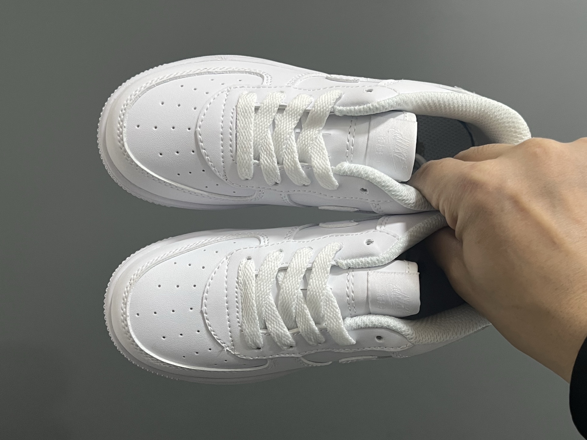 纯色 NK空军低帮鞋带款儿童鞋22-35码 经典空军一号款式🆕 优质皮料拼接，质感满满 精致卡通印花，可爱又有趣✨ 百搭又时髦get✔️-选品中心