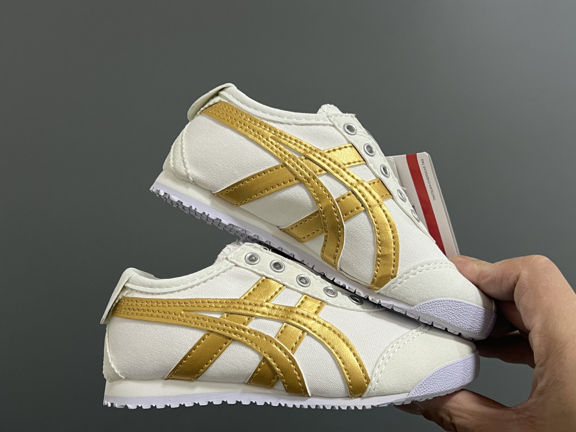 图片[9]-YSS新款帆布一脚蹬儿童亲子休闲鞋 尺码：22.5-39码 新增到39码，小脚麻麻也可以轻松搭配❤️ 优质帆布面料，打理超方便✌🏻 一脚蹬款式设计，穿脱方便✔️ 耐磨防滑大底，脚感超舒适☁️ 超多配色，百搭时髦🆒-选品中心