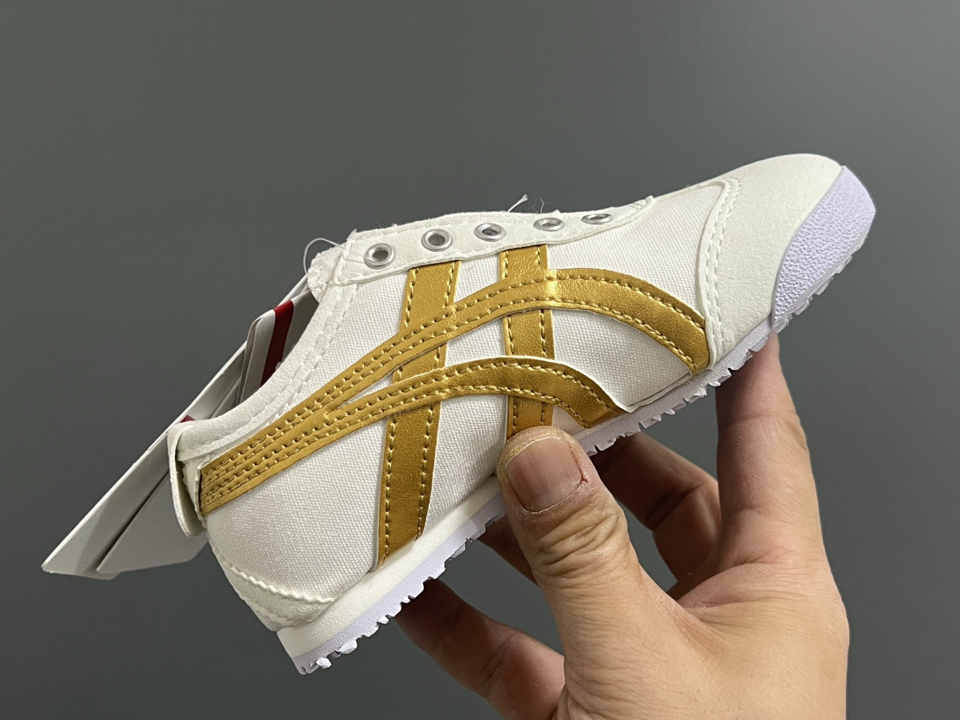 图片[6]-YSS新款帆布一脚蹬儿童亲子休闲鞋 尺码：22.5-39码 新增到39码，小脚麻麻也可以轻松搭配❤️ 优质帆布面料，打理超方便✌🏻 一脚蹬款式设计，穿脱方便✔️ 耐磨防滑大底，脚感超舒适☁️ 超多配色，百搭时髦🆒-选品中心