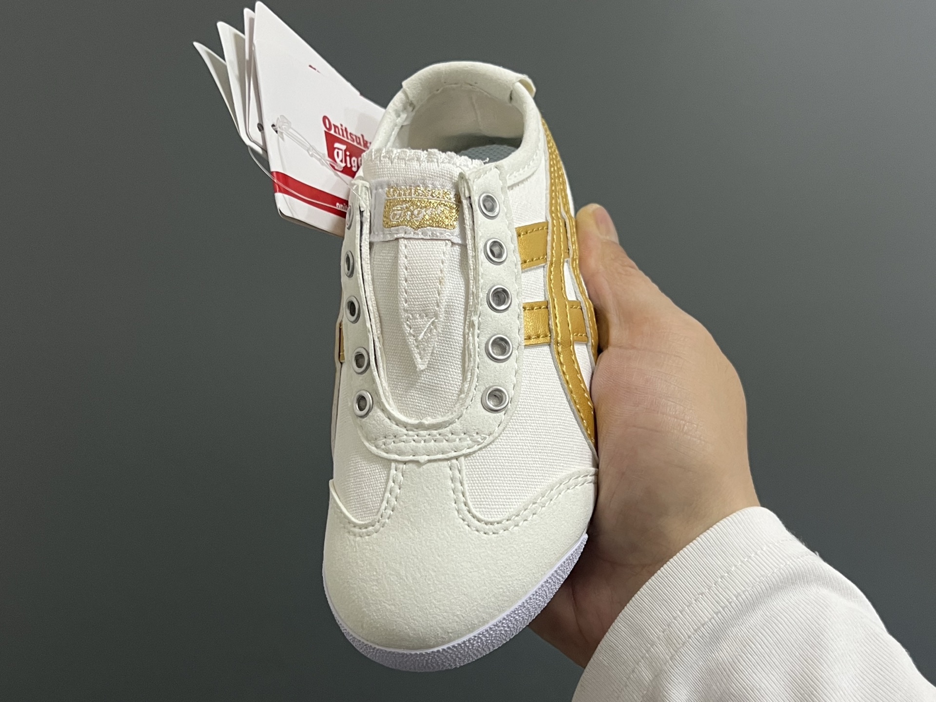 图片[3]-YSS新款帆布一脚蹬儿童亲子休闲鞋 尺码：22.5-39码 新增到39码，小脚麻麻也可以轻松搭配❤️ 优质帆布面料，打理超方便✌🏻 一脚蹬款式设计，穿脱方便✔️ 耐磨防滑大底，脚感超舒适☁️ 超多配色，百搭时髦🆒-选品中心